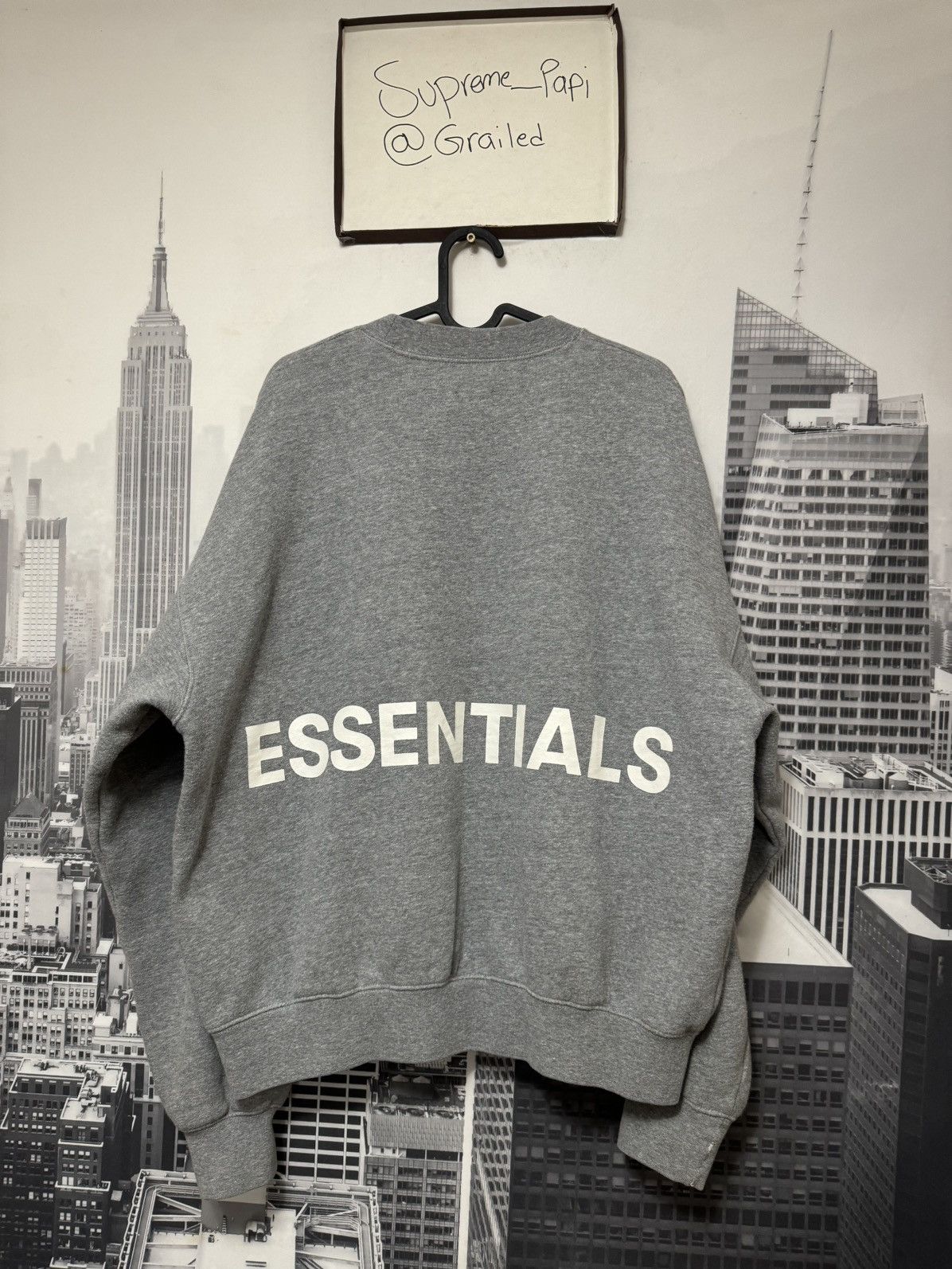 Fear of God OG Fear of God Essentials Graphic Crewneck Grey SZ Small🔥 Size US S / EU 44-46 / 1 - 1 Thumbnail