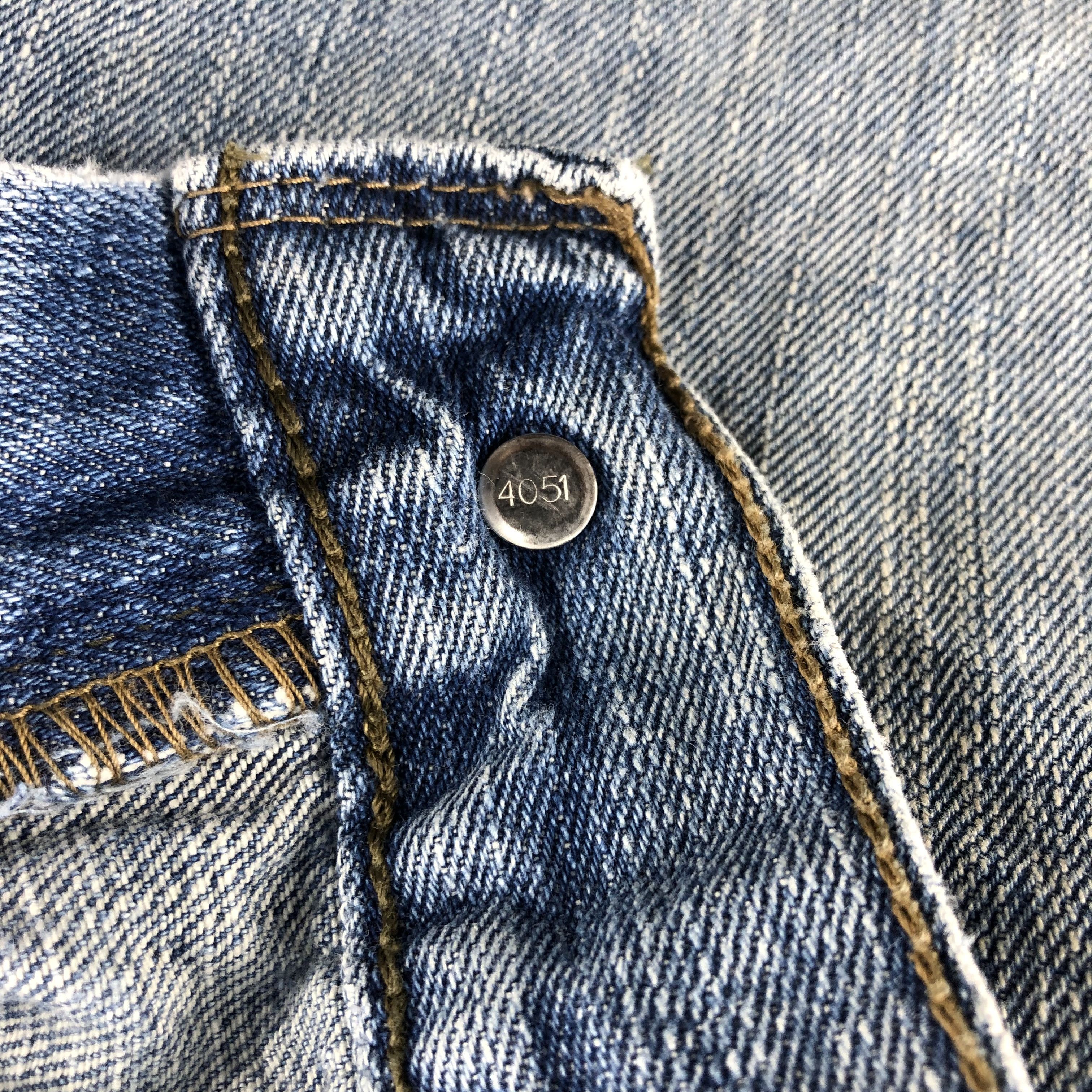 Levi's Light Wash Vintage Levis 559 Jeans-J1189 Size US 39 - 10 Thumbnail