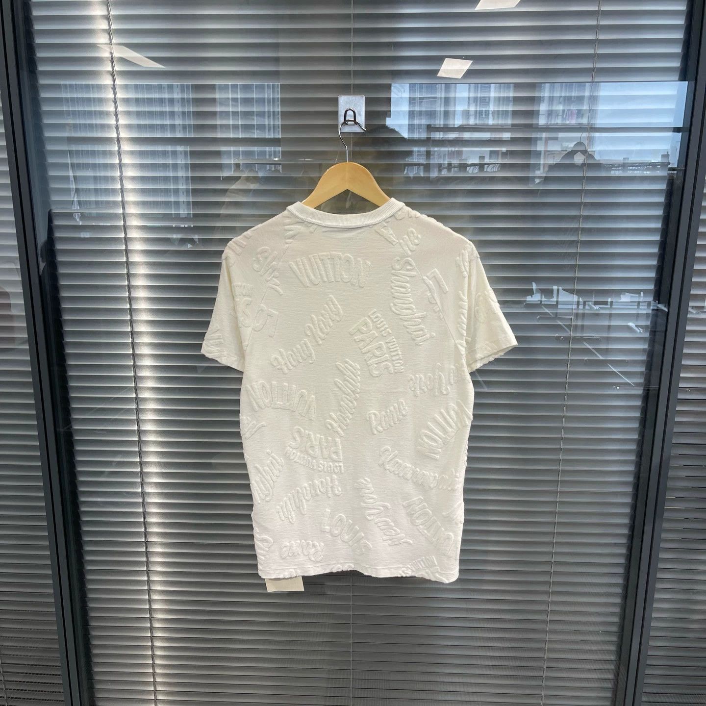 Louis Vuitton Louis Vuitton White Towel-Embossed Allover Tee S 99 New Size US S / EU 44-46 / 1 - 2 Thumbnail