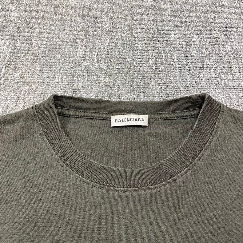 Balenciaga Balenciaga Dark green small logo short sleeve Size US L / EU 52-54 / 3 - 8 Thumbnail