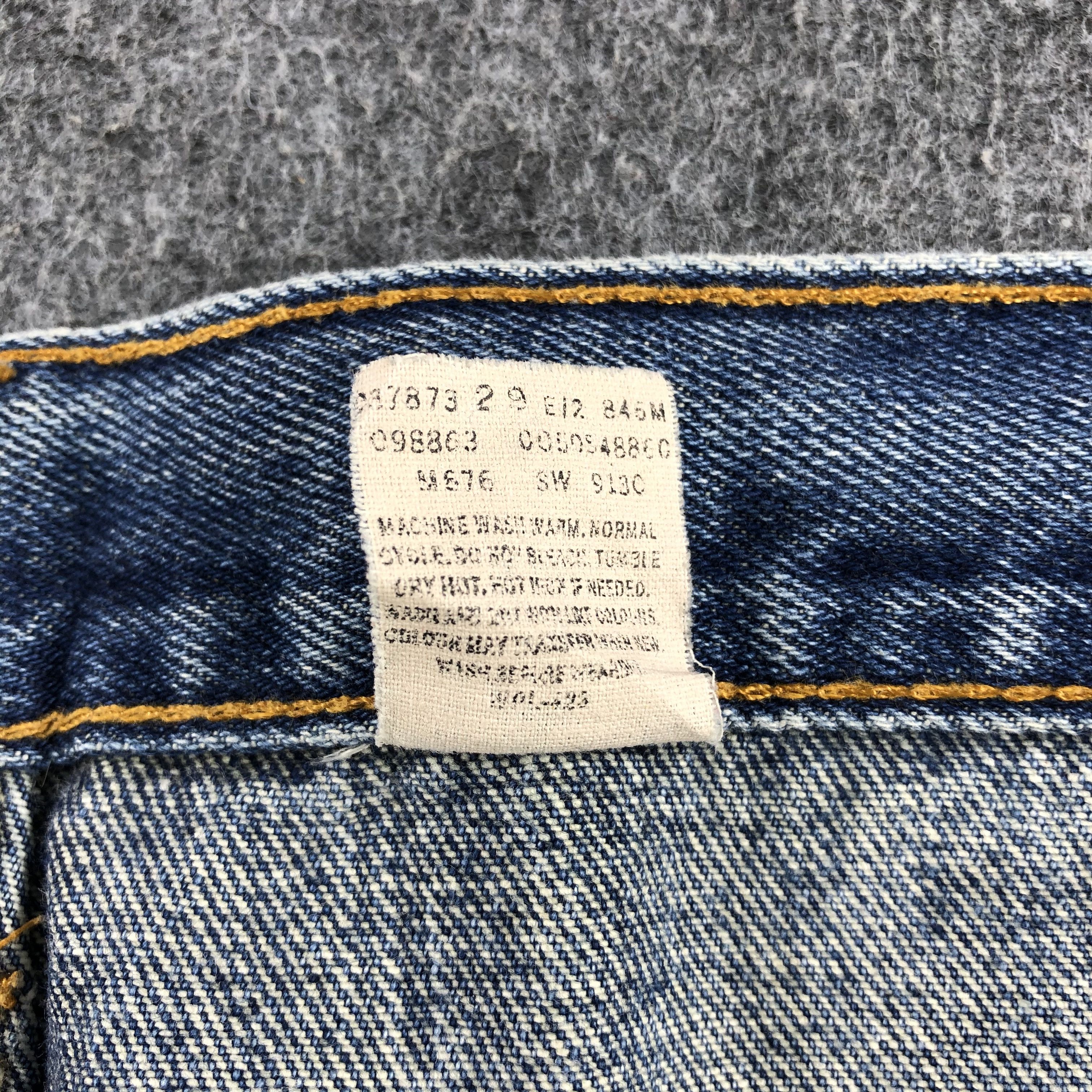 Levi's 90s Vintage Blue Wash Levis 505 Jeans-J1556 Size US 38 / EU 54 - 12 Thumbnail