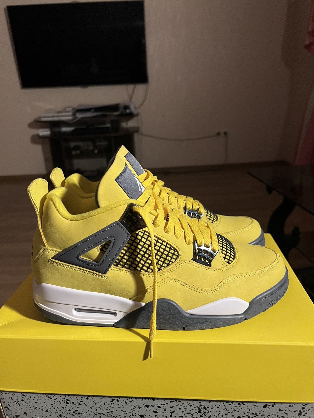 Jordan Brand Air Jordan 4 Retro Yellow Lighting Size US 9.5 / EU 42-43 - 6 Thumbnail