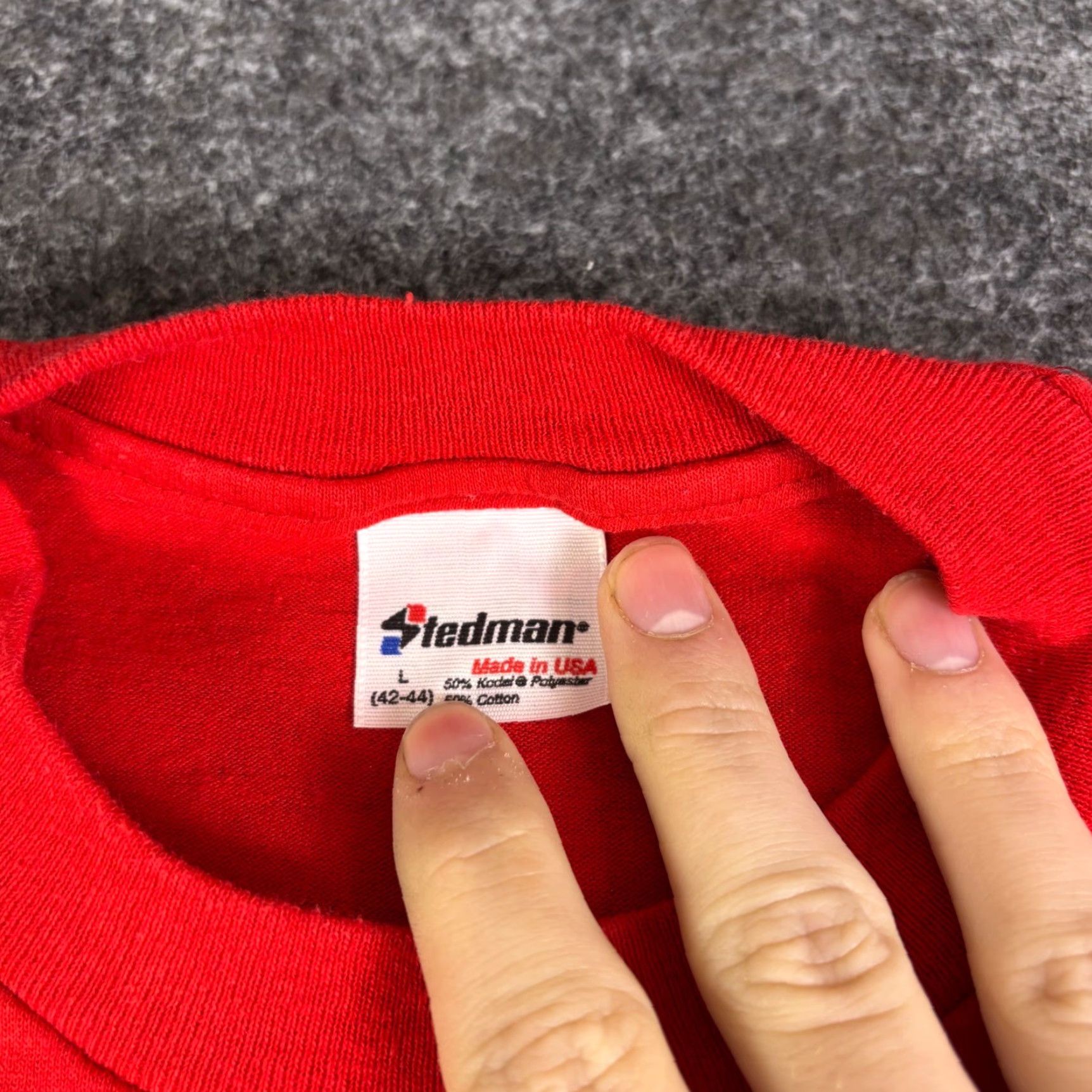 Vintage VINTAGE Stedman Red Euphoria T Shirt Mens L 80s USA Graphic Crew Neck Short Sleeve Cotton Polyester Blend Preshrunk Logo Size US L / EU 52-54 / 3 - 3 Thumbnail