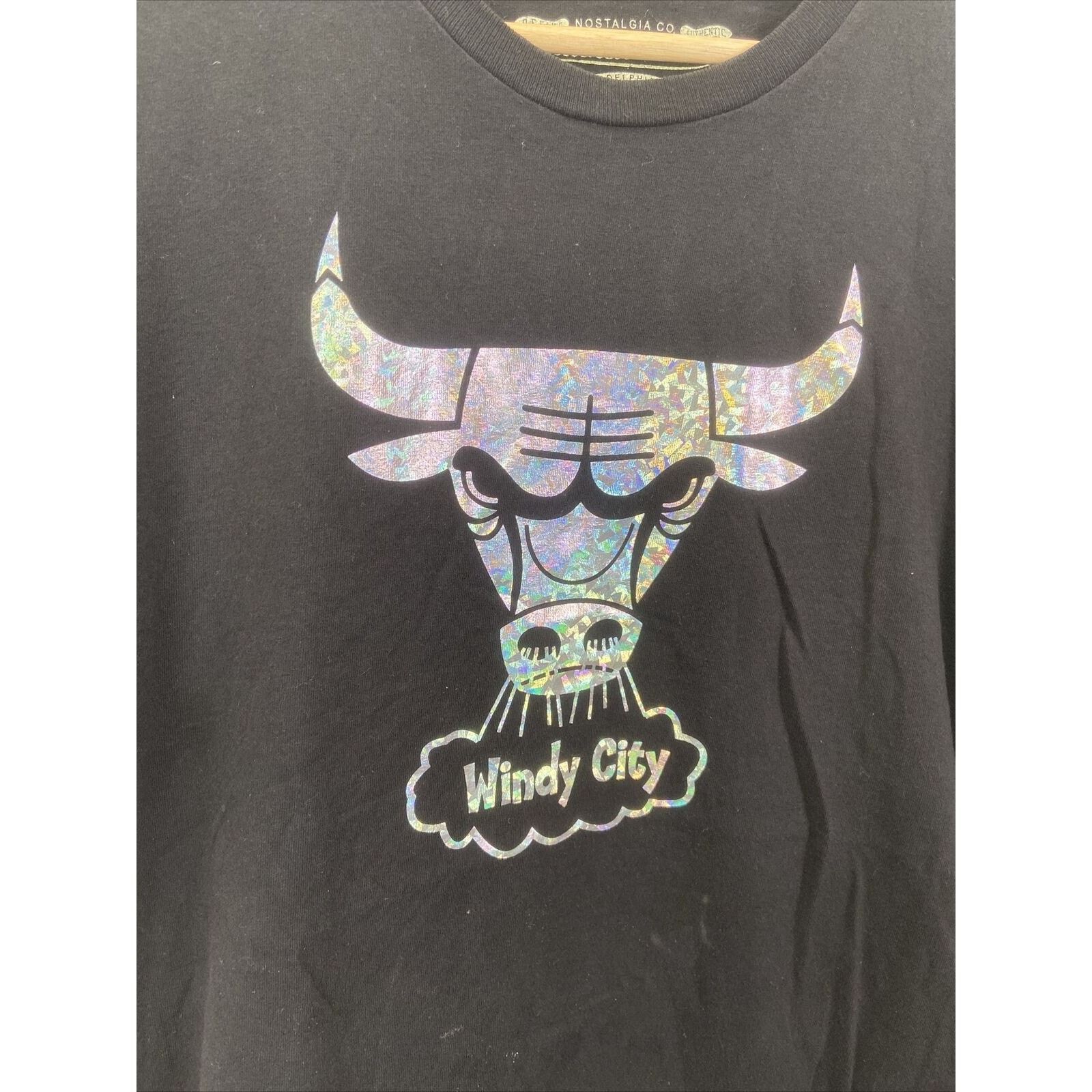 Mitchell & Ness Mitchell & Ness Chicago Bulls Holographic T-Shirt Size Large Size US L / EU 52-54 / 3 - 2 Thumbnail