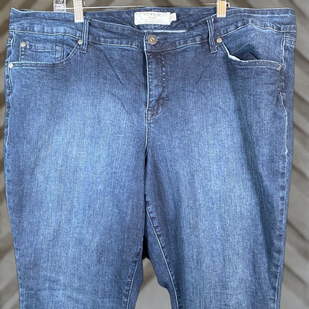 Torrid Torrid Jeans Blue Denim High Rise Straight Leg Stretch Cotton Blend 22 Womens Size 40" / US 18 - 1 Thumbnail
