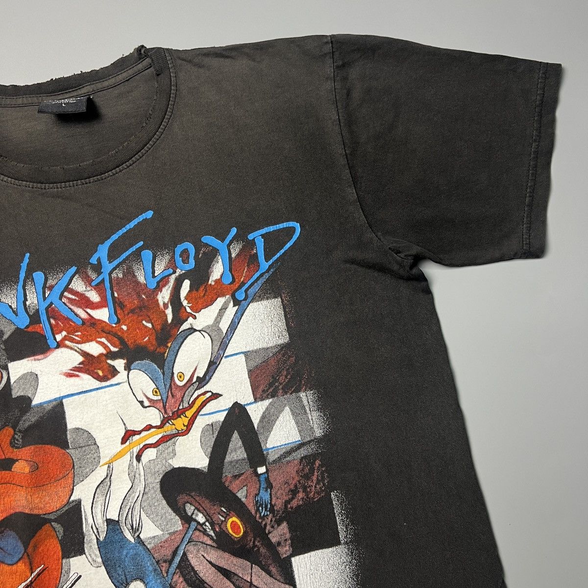 Vintage Pink Floyd The Wall Sun Faded Distressed Band Tee