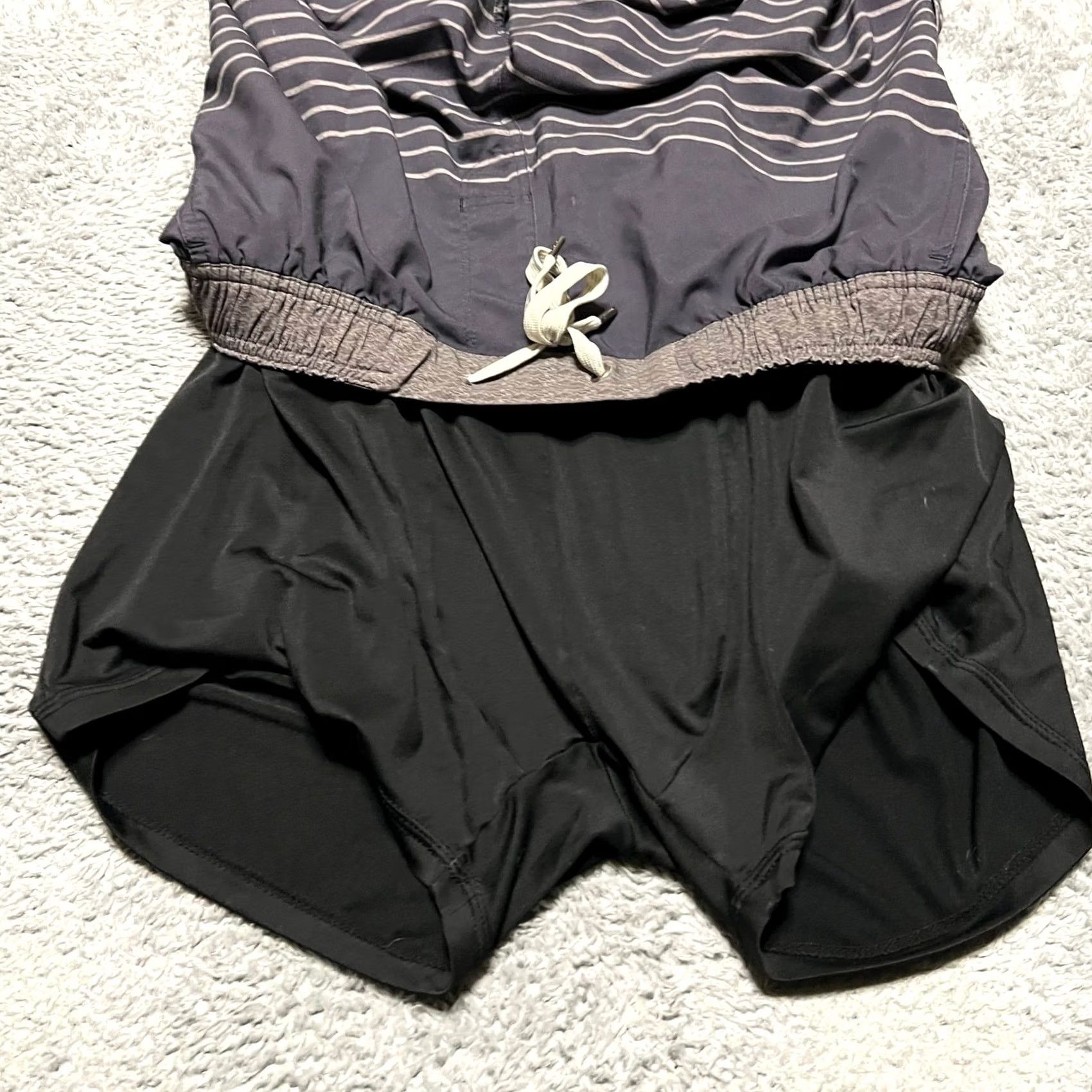 Vuori Vuori Shorts Mens Medium Trail Runner Lined Striped Gray Running Hybrid Mens Regular M Gray Athletic Shortings Size US 31 - 6 Thumbnail