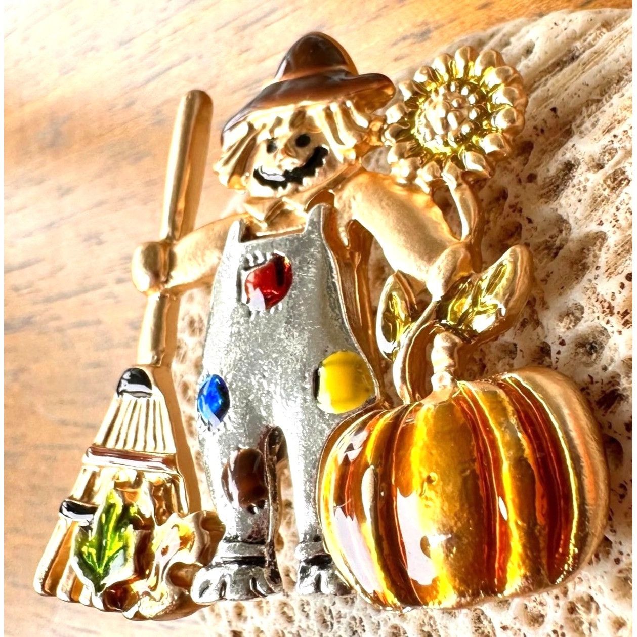 Handmade Scarecrow Brooch Pin New Fall Pumpkin Autumn Leaves Rake Sun Size ONE SIZE - 3 Thumbnail