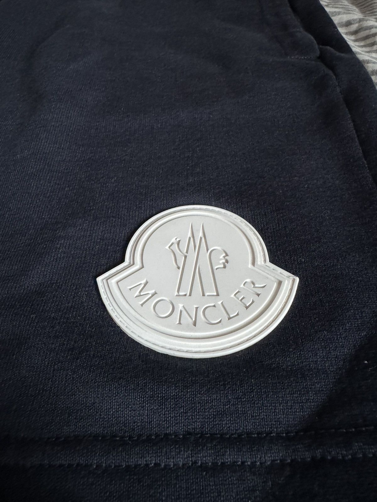 Moncler Moncler logo patch shorts Size US 29 - 3 Thumbnail