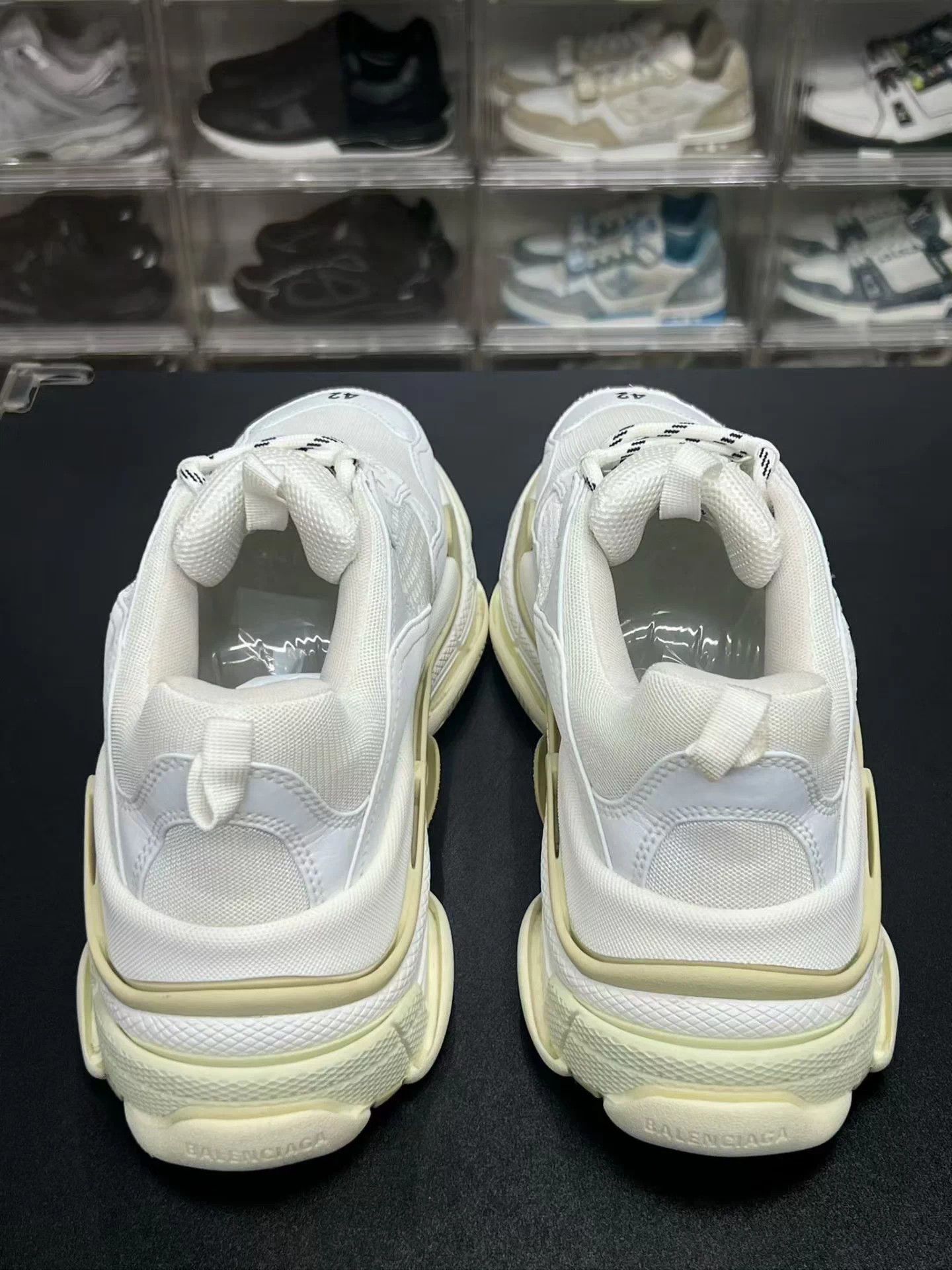 Balenciaga Balenciaga Triple S white brown 42 Worn Once Size US 9 / EU 42 - 7 Thumbnail