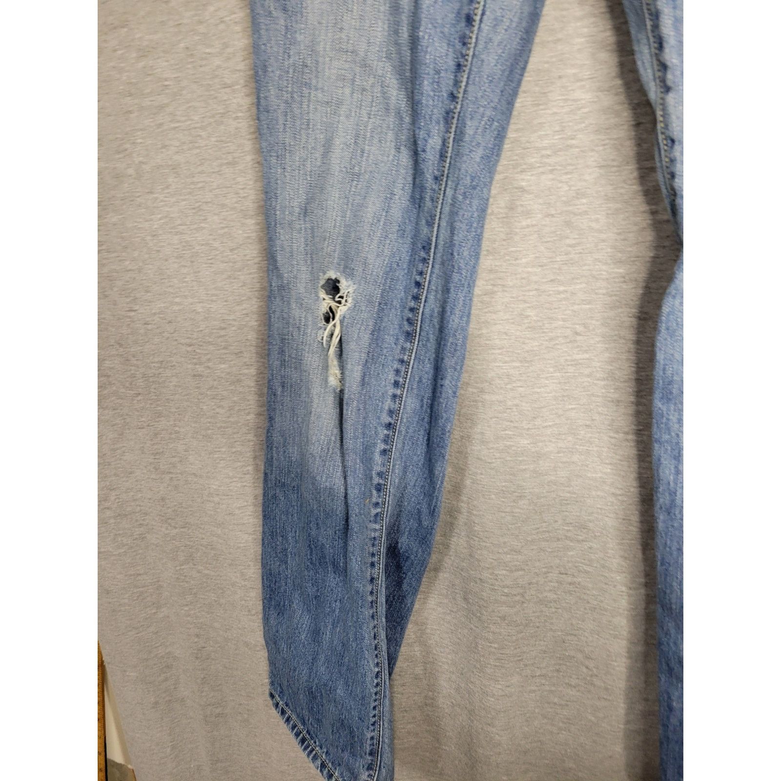 Old Navy Old Navy Straight Leg "the DIVA" Ripped Denim Jeans 4 Size 28" / US 6 / IT 42 - 6 Thumbnail