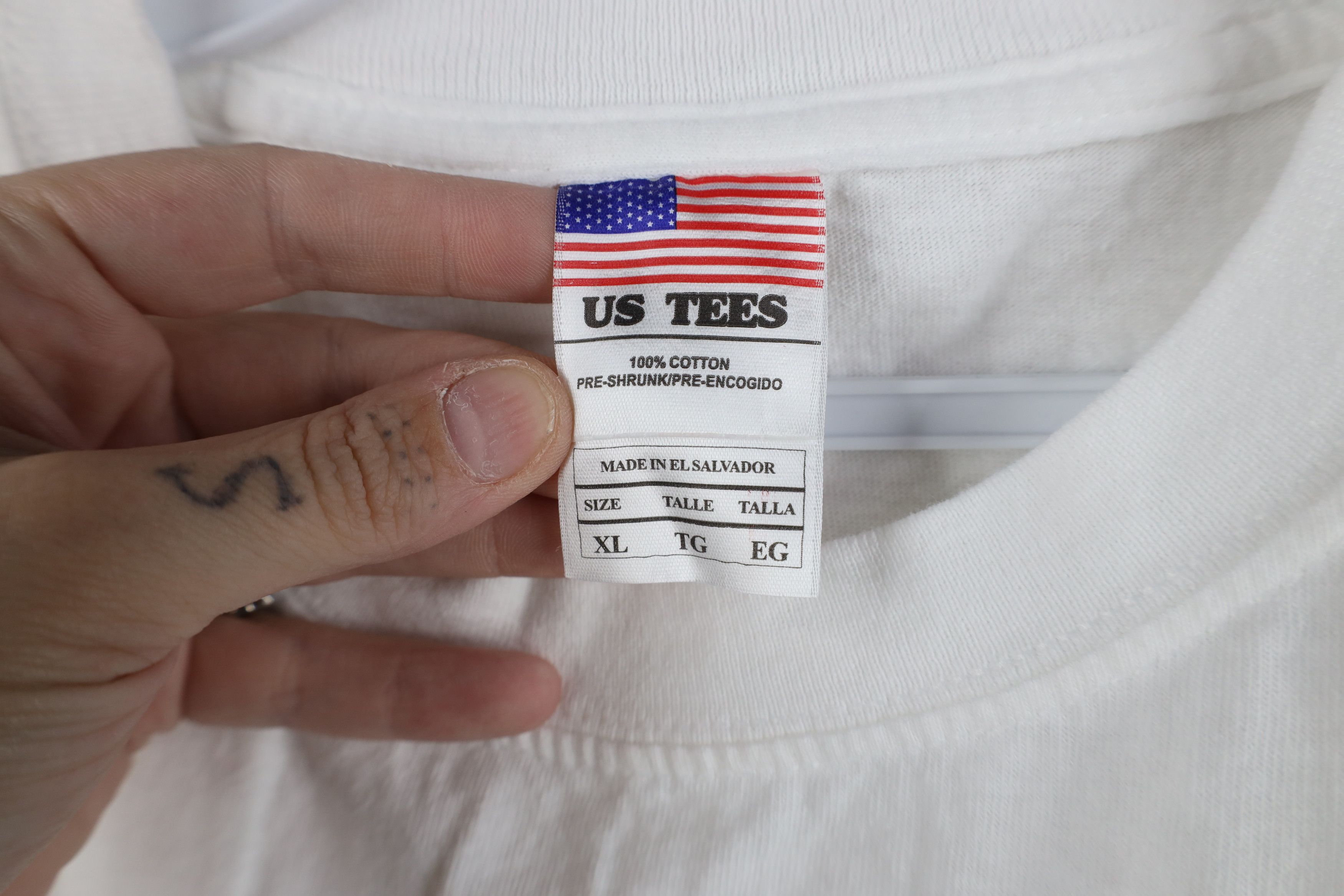 Vintage Vintage 90s Streetwear Las Vegas Flower Tribal T-Shirt White Size XL / US 12-14 / IT 48-50 - 7 Thumbnail
