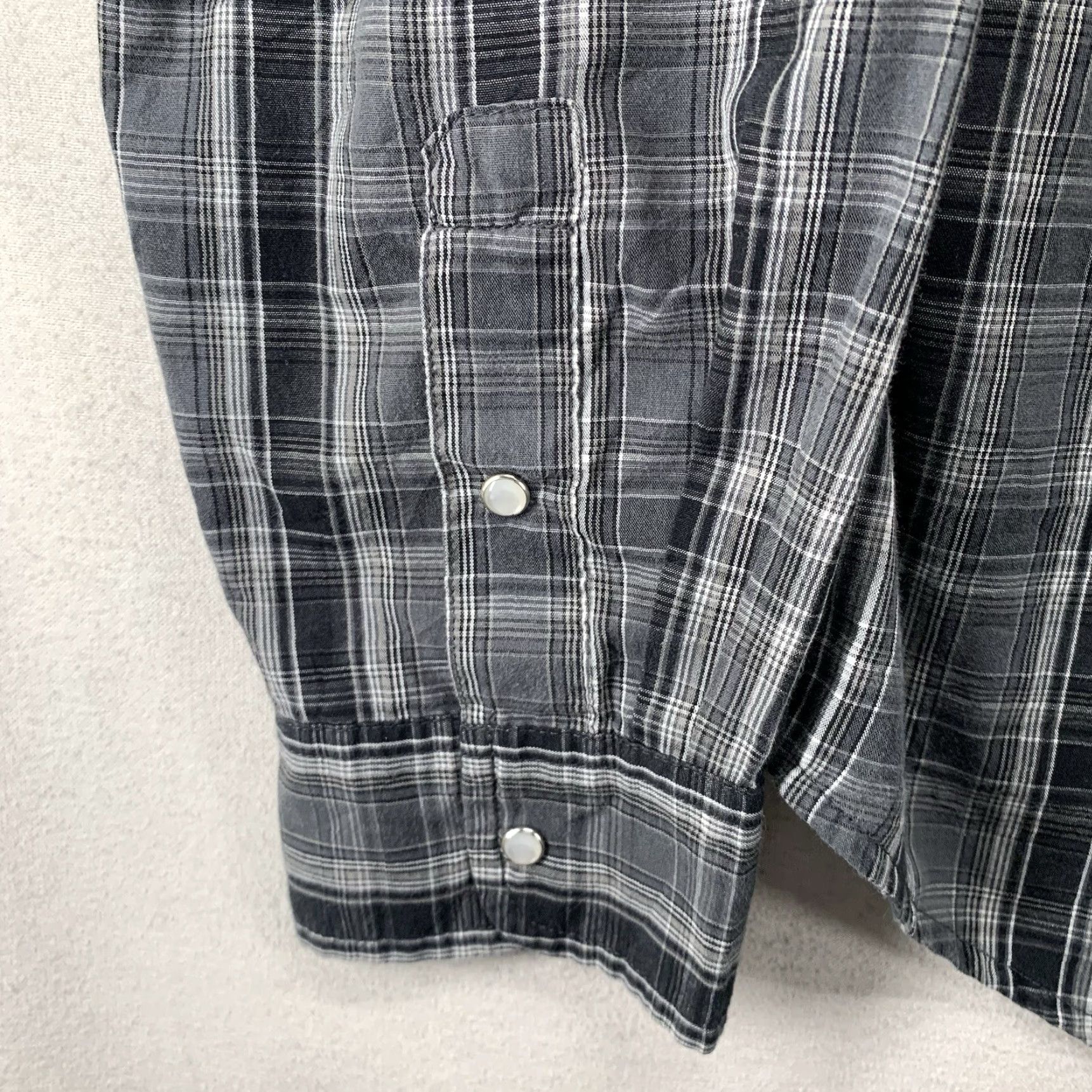 Levi's Levi's Men's Western Plaid Shirt Long Sleeve Casual Button-Up Large Black Gray Cotton Blend Size US L / EU 52-54 / 3 - 5 Thumbnail