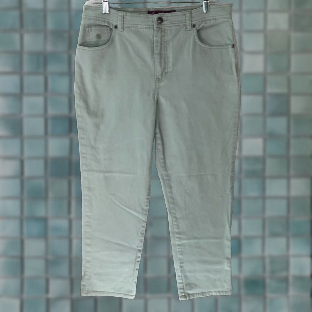Gloria Vanderbilt VINTAGE Gloria Vanderbilt Womens Jeans Size 14 Green Straight 28-Inch Inseam Spring Summer Fall Winter Size 36" / US 14 / IT 50 - 1 Thumbnail