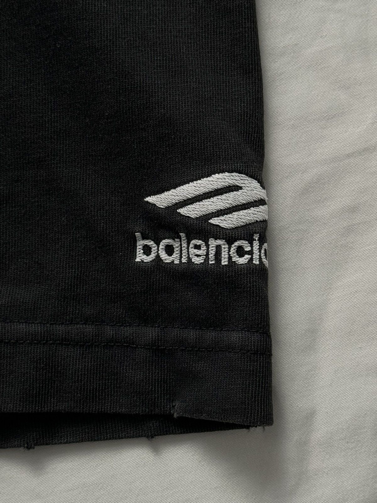 Balenciaga Balenciaga 3B Sports Icon Repaired T-Shirt Size US XL / EU 56 / 4 - 10 Thumbnail