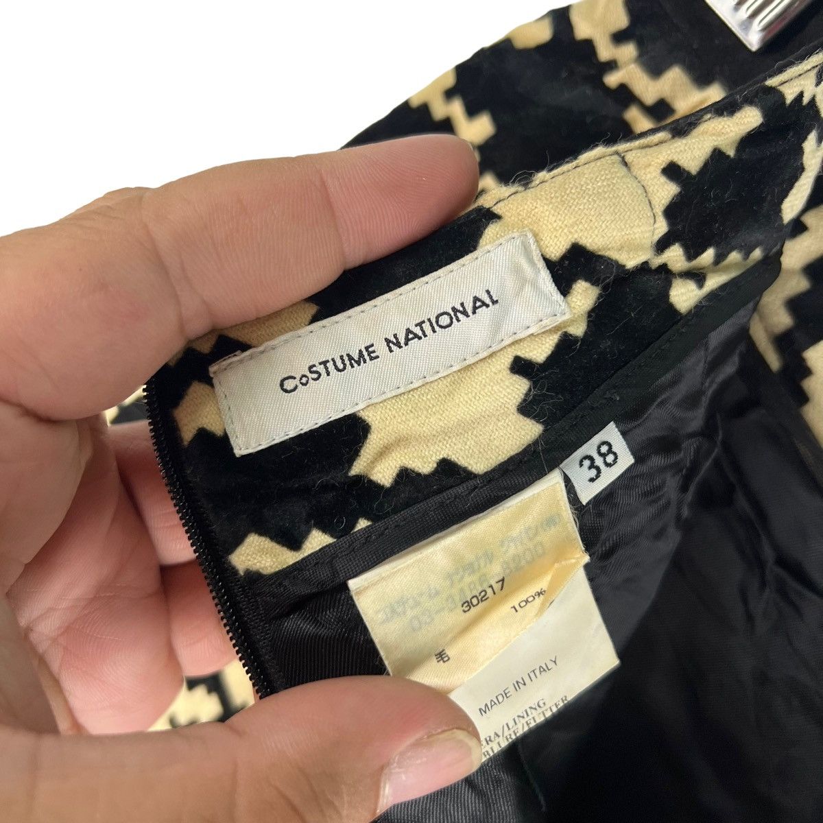 Vintage 🔥VTG DIGITAL CAMO DESIGN MINI SKIRT COSTUME NATIONAL Size 26" / US 2 / IT 38 - 9 Thumbnail