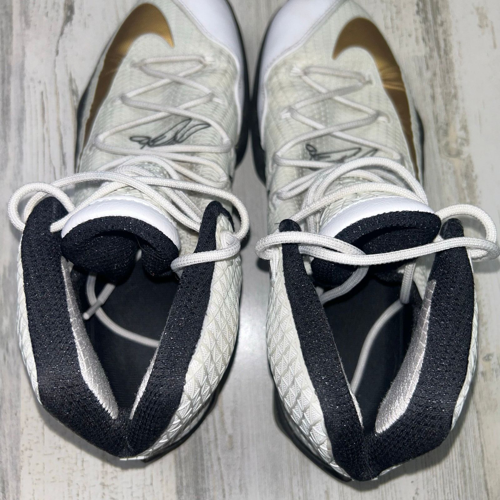 Nike Nike LeBron 13 Elite Gold Size 12 - 831923-170 Size US 12 / EU 45 - 6 Thumbnail