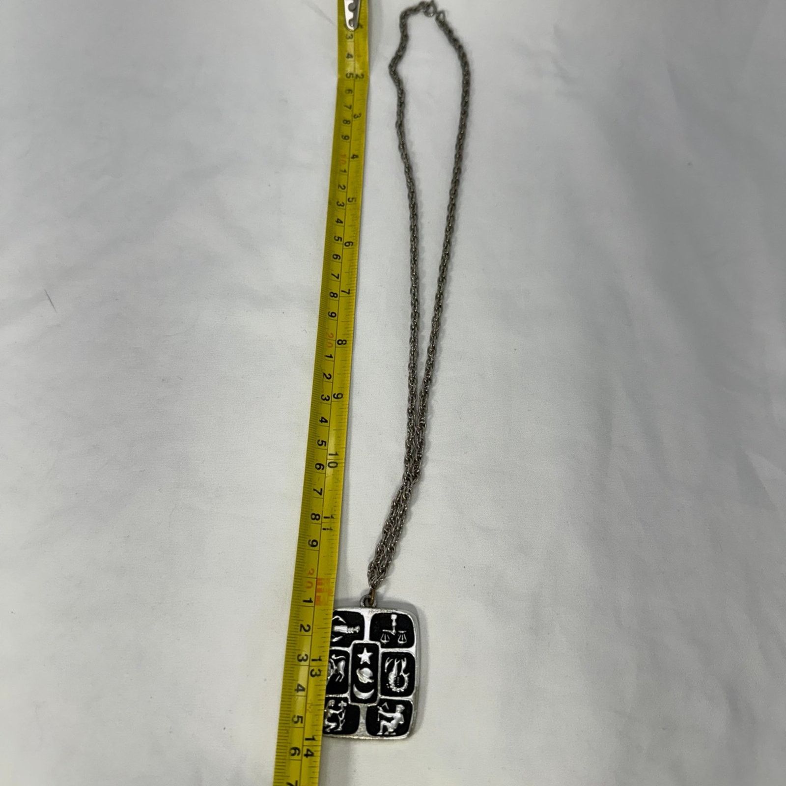 NBDN Nobrandedon VTG double sided pewter Zodiac pendant Size ONE SIZE - 6 Thumbnail