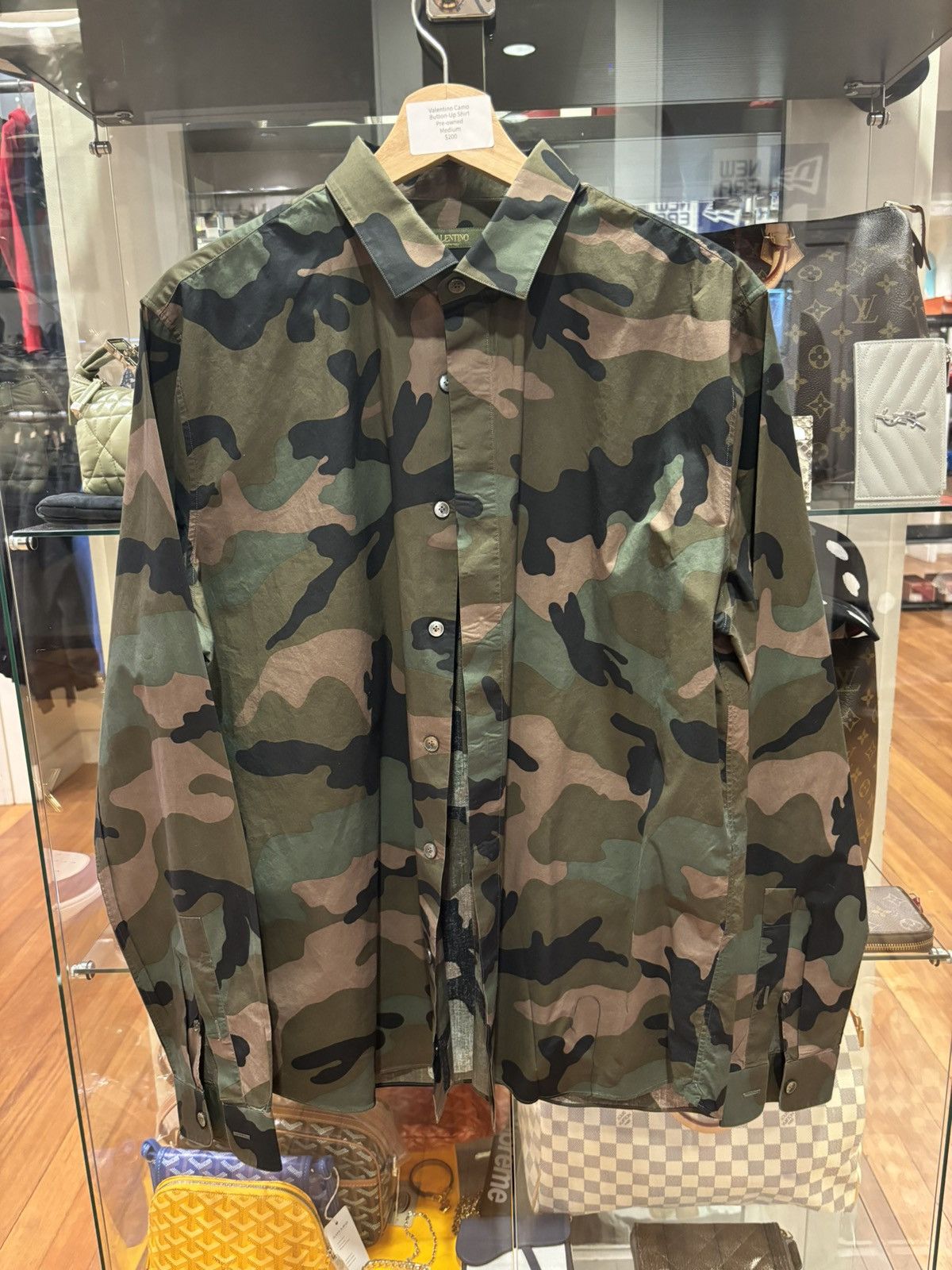 Valentino Valentino Camo Button Up Shirt Size US M / EU 48-50 / 2 - 1 Thumbnail