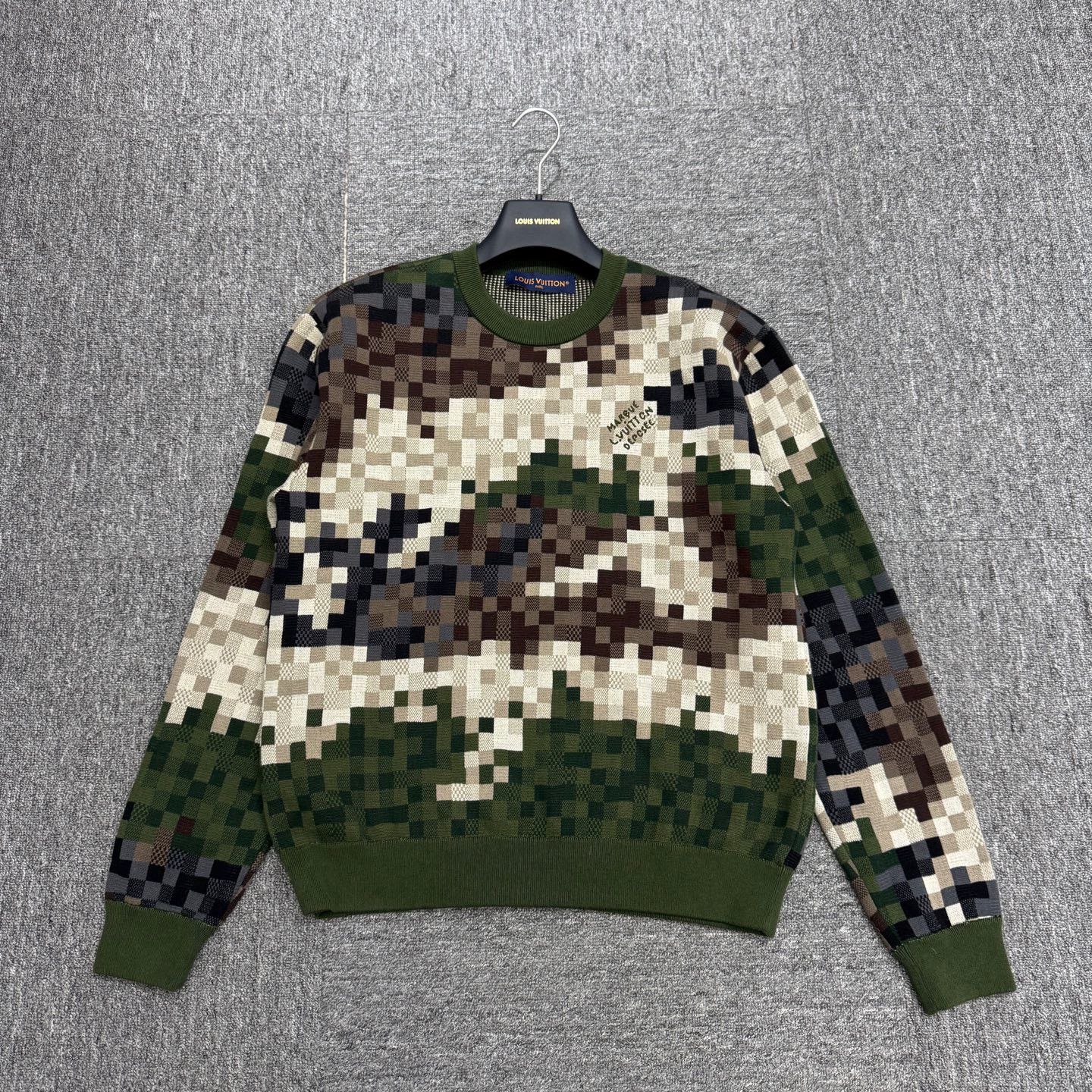 Louis Vuitton LV Rivet Camo Mosaic Hoodie S Size US S / EU 44-46 / 1 - 1 Thumbnail