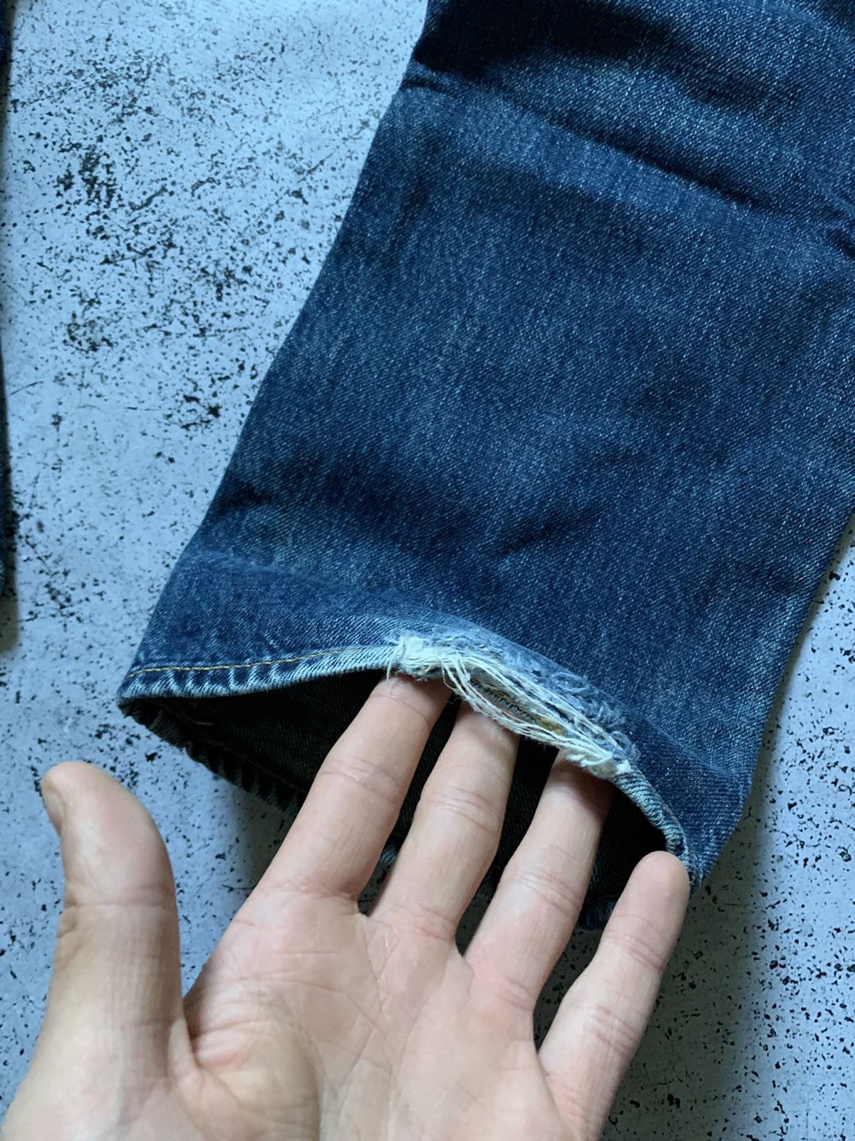 Carhartt Vintage Carhartt Distressed Denim Jeans Y2K USA 30x32 Size US 32 / EU 48 - 7 Thumbnail