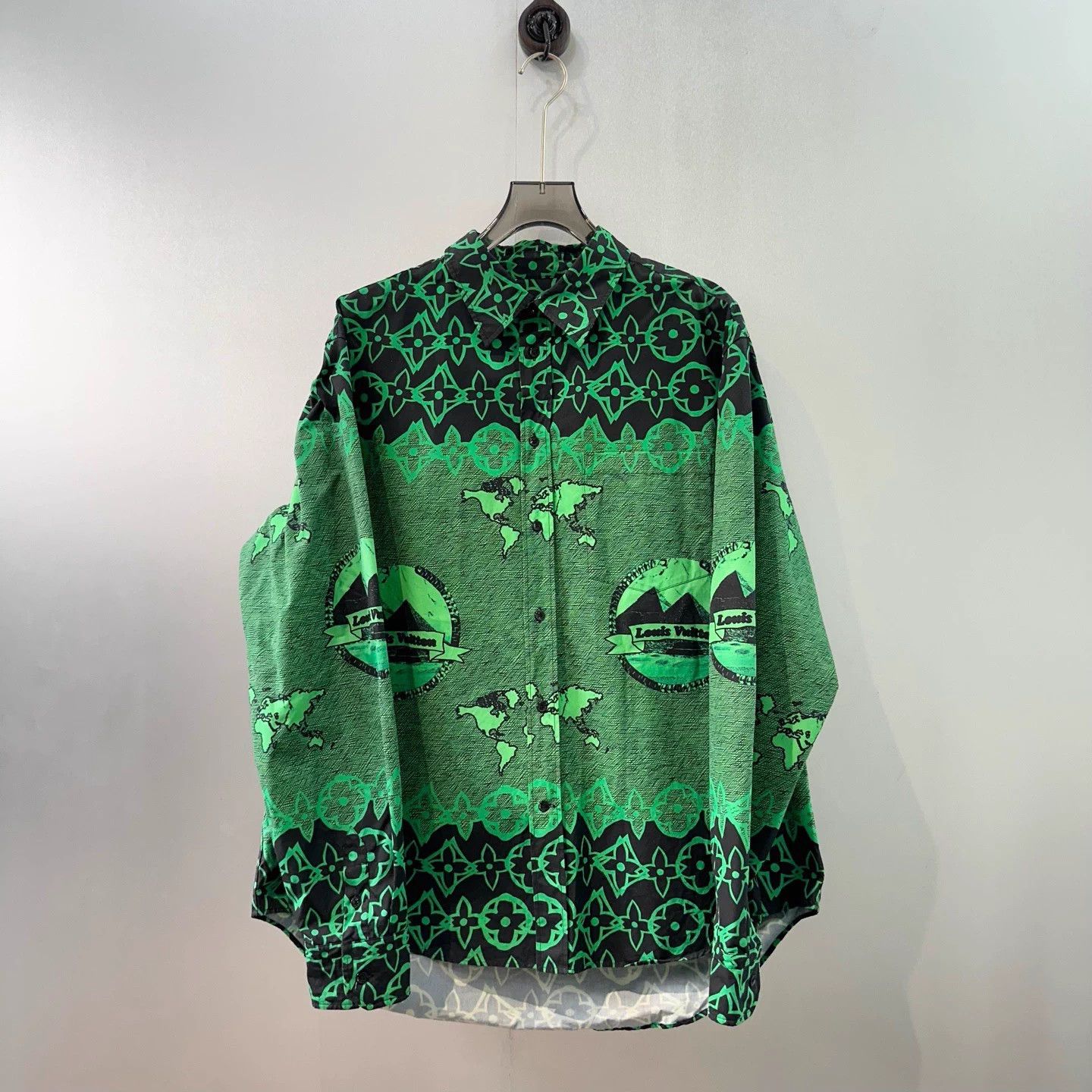 Louis Vuitton Louis Vuitton Oversize Logo Print Shacket Size US XL / EU 56 / 4 - 2 Thumbnail