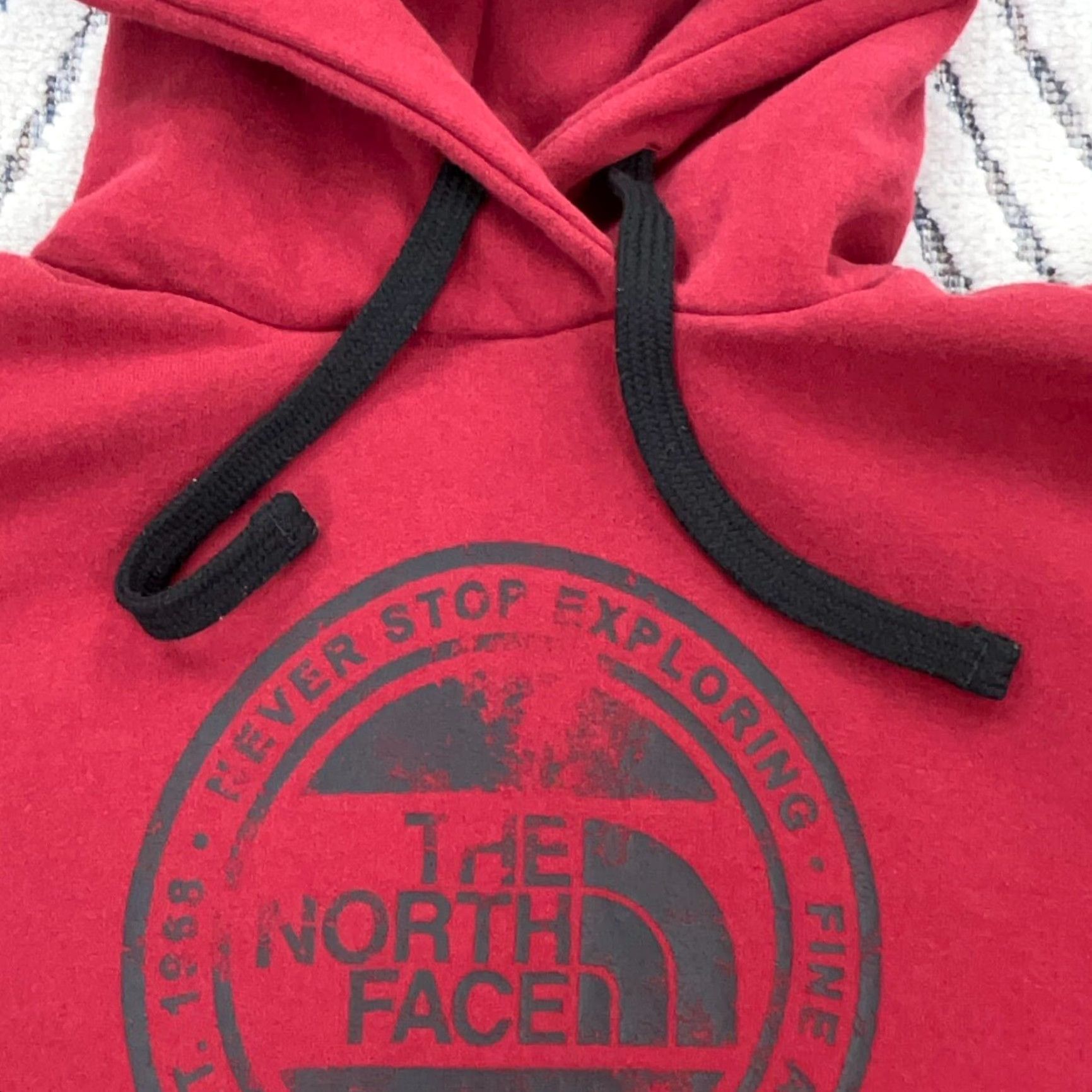 The North Face The North Face Hoodie Men Medium Red Black Fleece Graphic Print Hooded Pocket Sweatshirt Size US M / EU 48-50 / 2 - 4 Thumbnail