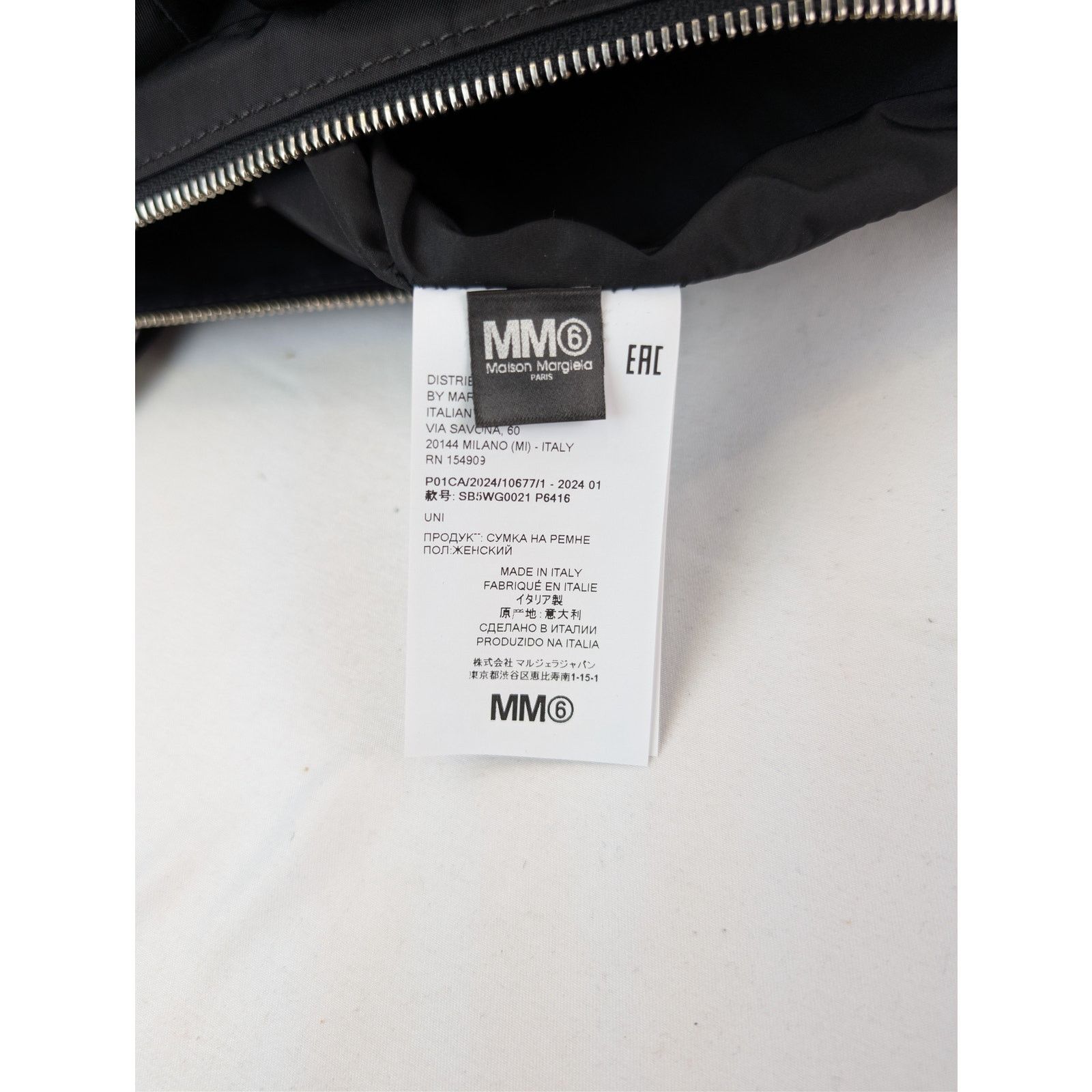 Maison Margiela o1rshd1 MM6 Three Pocket Nylon Crossbody Messenger Bag Black Size ONE SIZE - 13 Thumbnail
