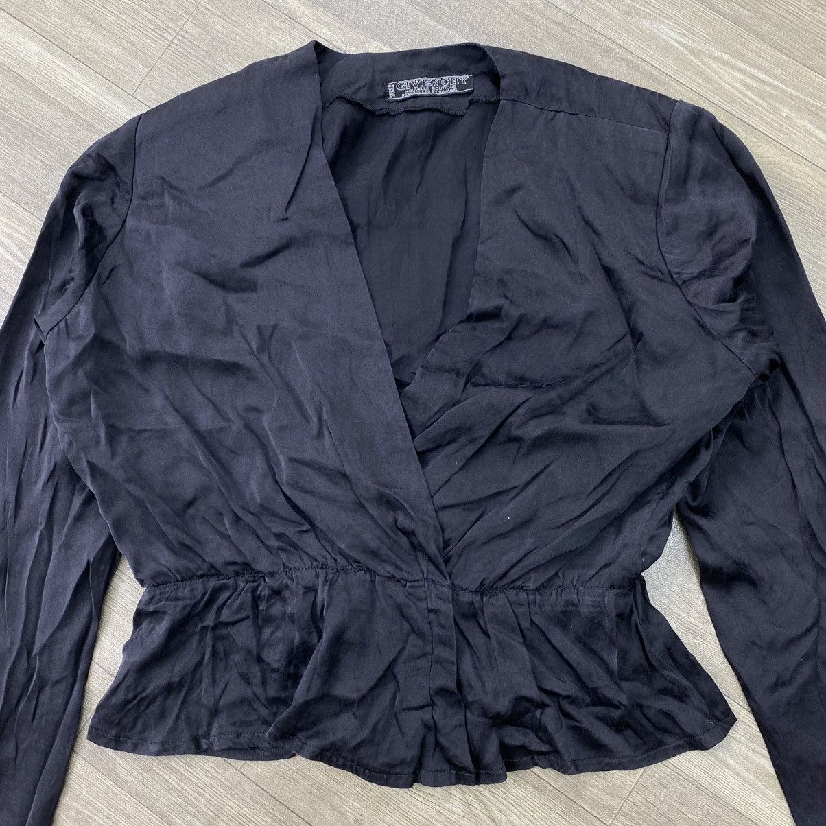 Givenchy Vintage Givenchy Nouvelle Boutique Luxury V-Neckline Blouse Size S / US 4 / IT 40 - 2 Thumbnail