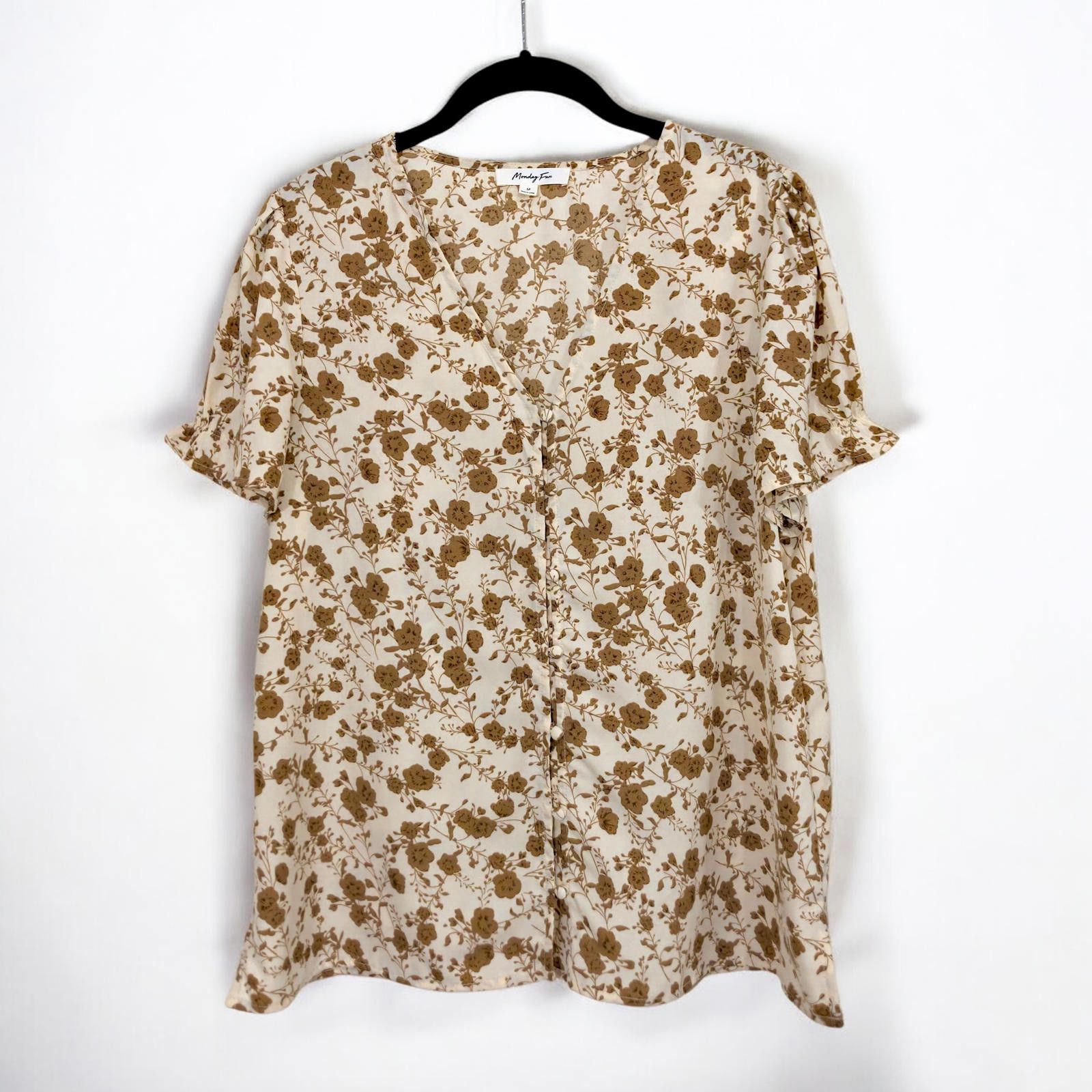 Designer Chic Floral Short Sleeve Shirt by Monday Fun - Size M Size M / US 6-8 / IT 42-44 - 1 Thumbnail