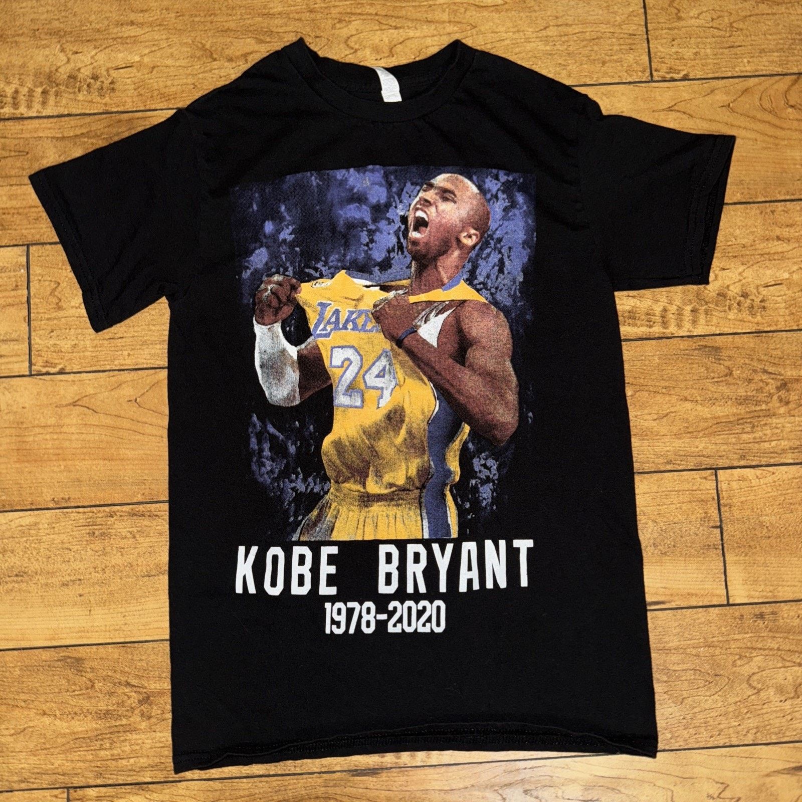 Vintage Kobe Bryant Memorial T-Shirt Black Small 17x25 Size US S / EU 44-46 / 1 - 1 Thumbnail