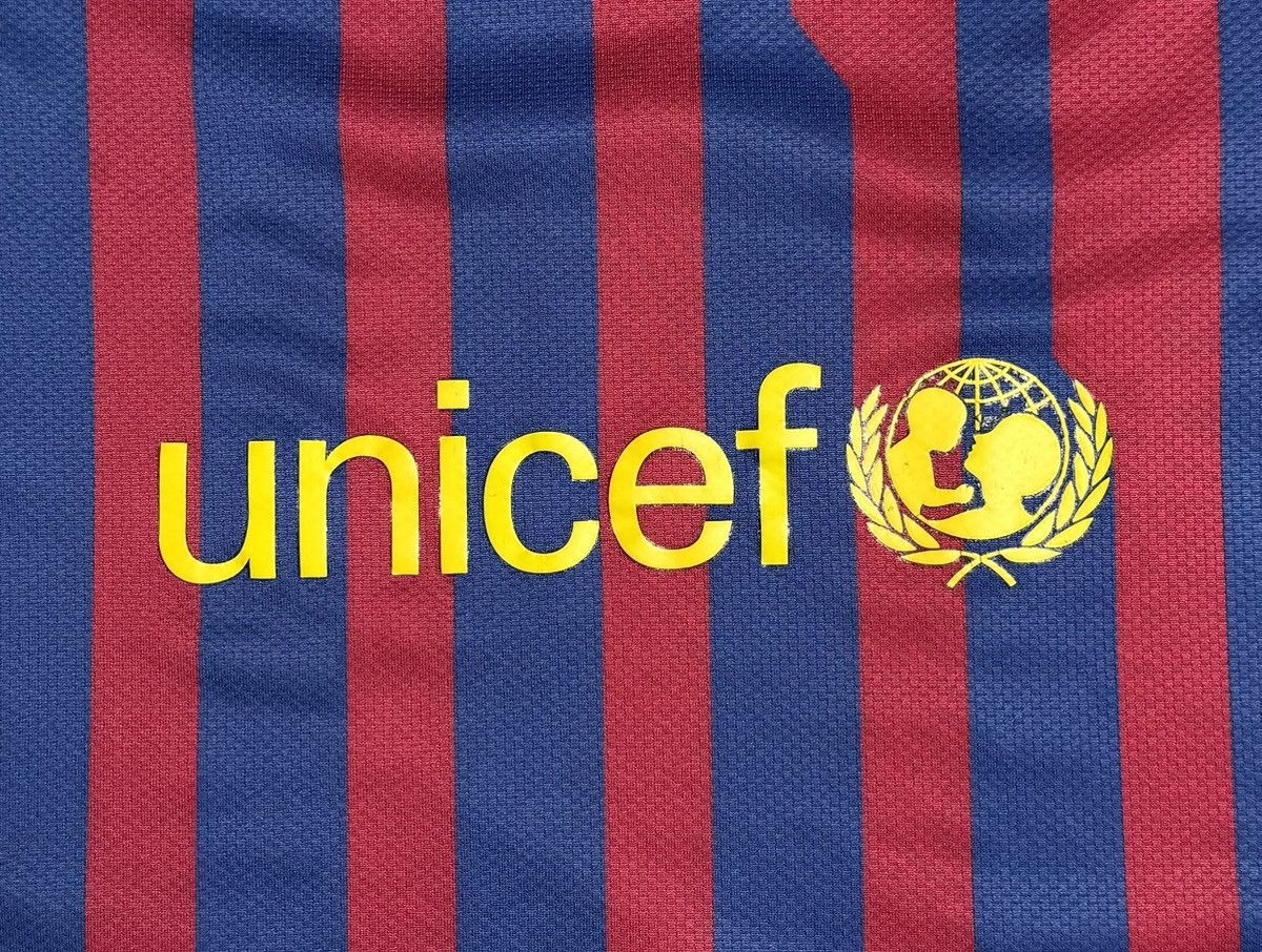 Nike Barcelona 2011 2012 Home Football Shirt Soccer Jersey Nike Size US S / EU 44-46 / 1 - 11 Thumbnail