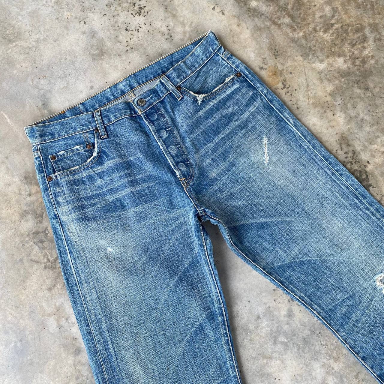 Levi's Vintage Clothing W35X32 VINTAGE LEVIS 501 JAPAN CLAWMARK DISTRESSED DENIM Size US 35 - 7 Thumbnail