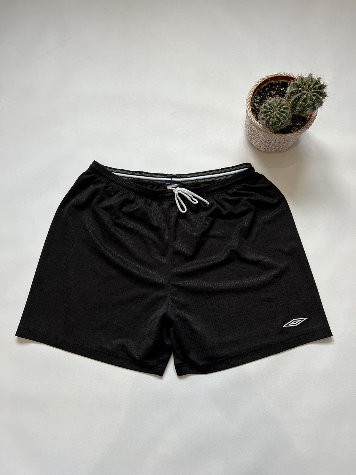 Umbro Vintage Umbro Mens Shorts Dri Fit Y2K Size US 36 / EU 52 - 1 Thumbnail