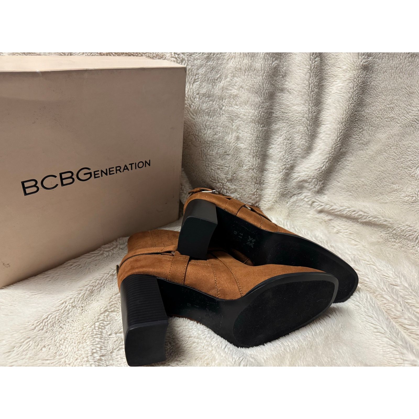 BCBGeneration BCBG Generation Agnes Dream Microsuede Block Heel Booties Size US 8.5 / IT 38.5 - 4 Thumbnail