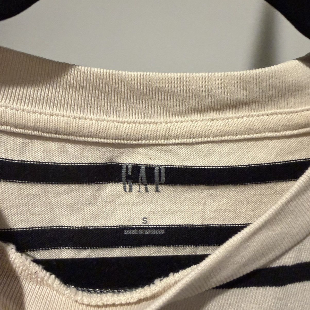Gap GAP Striped Pocket Tee – Cream/White & Black, Fits M/L Size US S / EU 44-46 / 1 - 3 Thumbnail