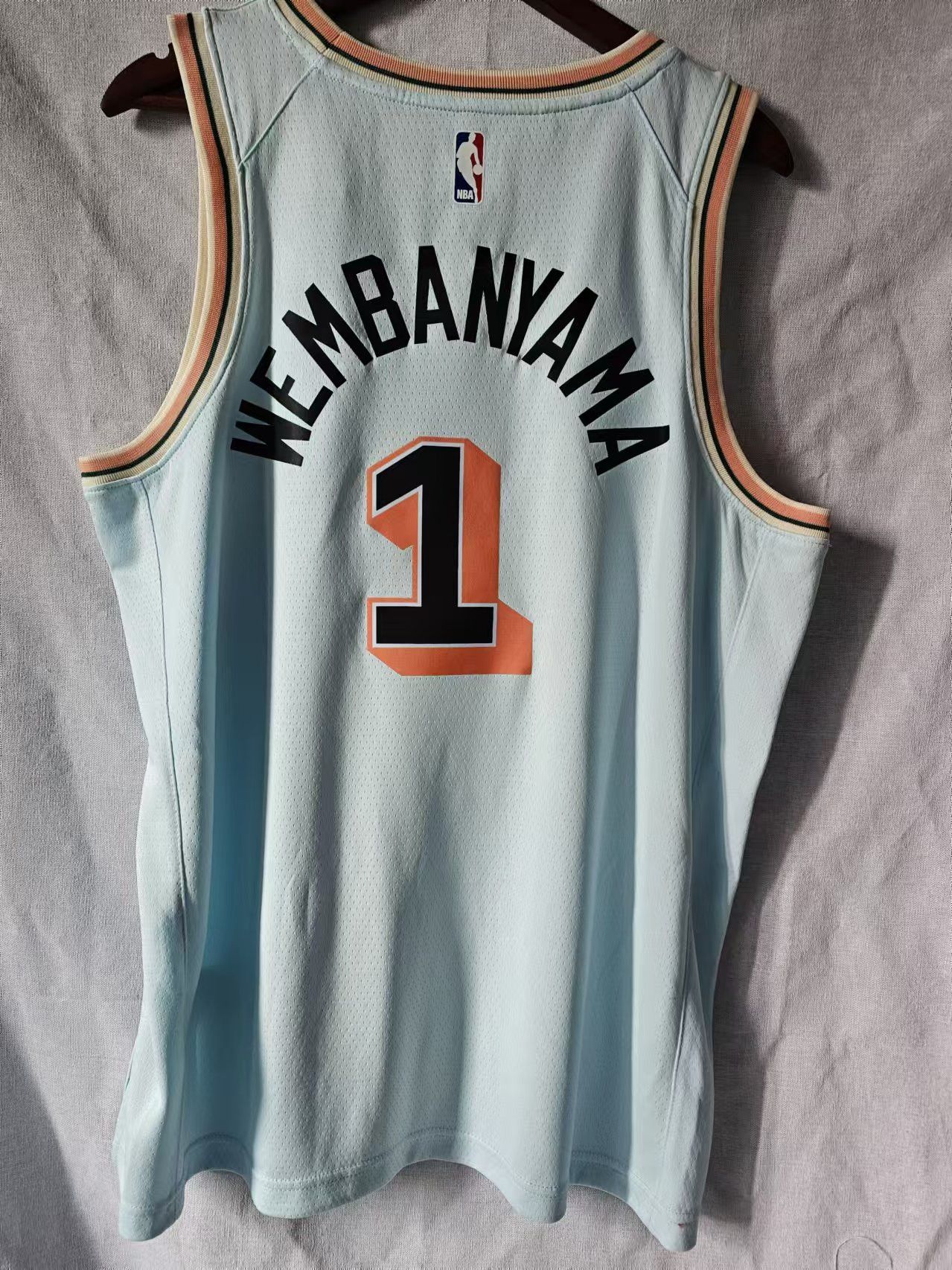 NBA 2025 San Antonio Spurs #1 Wembanyama Jersey City Edition Size US L / EU 52-54 / 3 - 1 Thumbnail