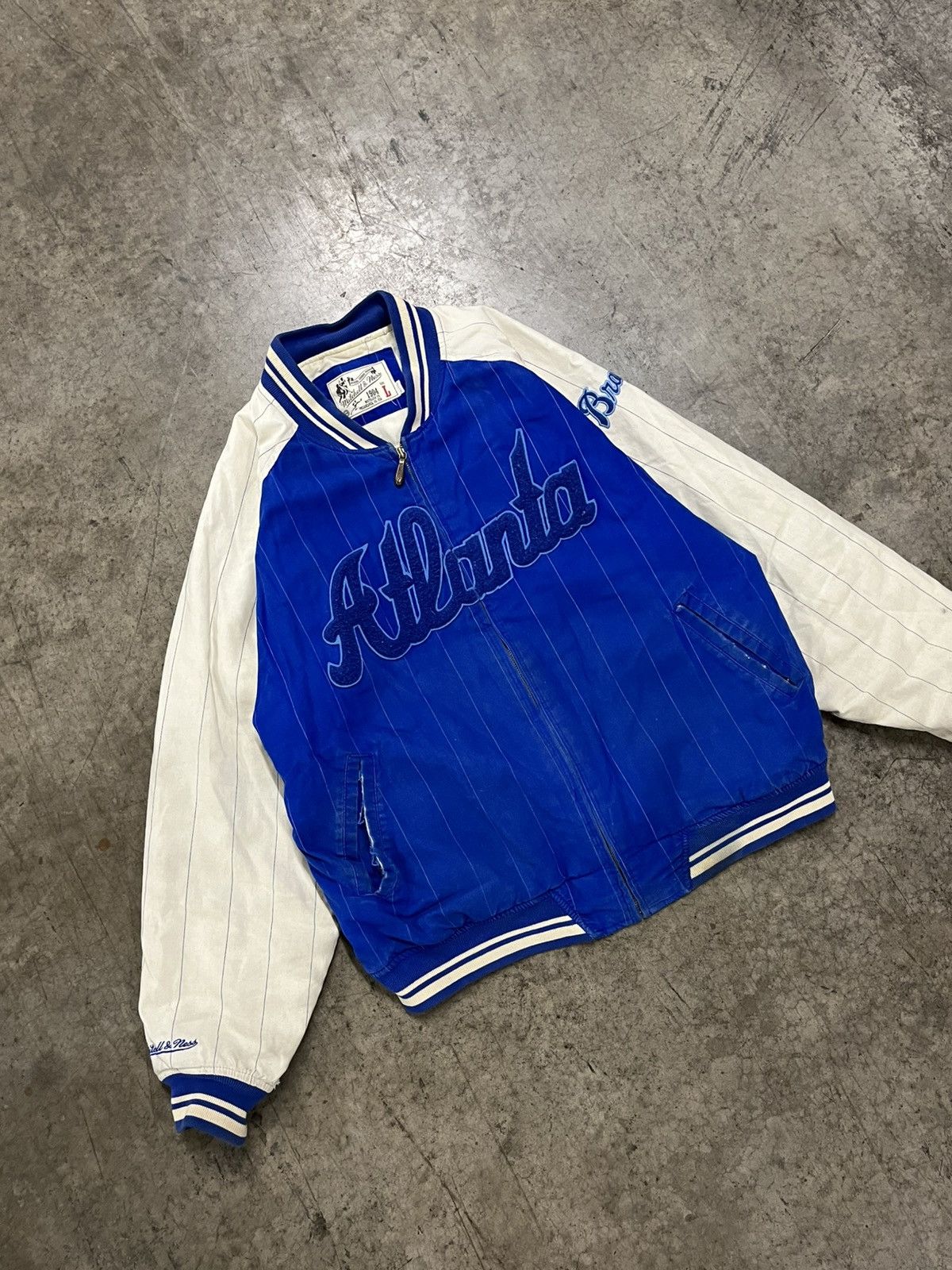 Vintage Atlanta braves vintage pin stripe Mitchell and ness jacket Size US L / EU 52-54 / 3 - 1 Thumbnail