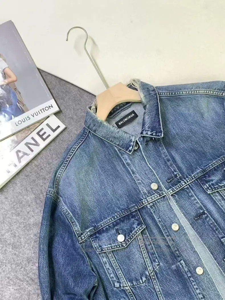 Balenciaga Balenciaga Back Logo Denim Jacket Size US S / EU 44-46 / 1 - 2 Thumbnail