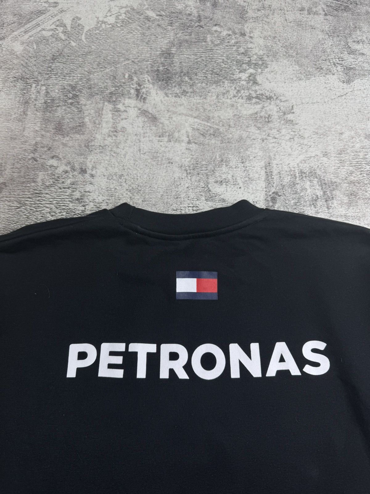 Mercedes-Benz Mercedes AMG Petronas Formula 1 Black XL Men’s Racing Fleece Pullover Sweatshirt Size US XL / EU 56 / 4 - 15 Thumbnail