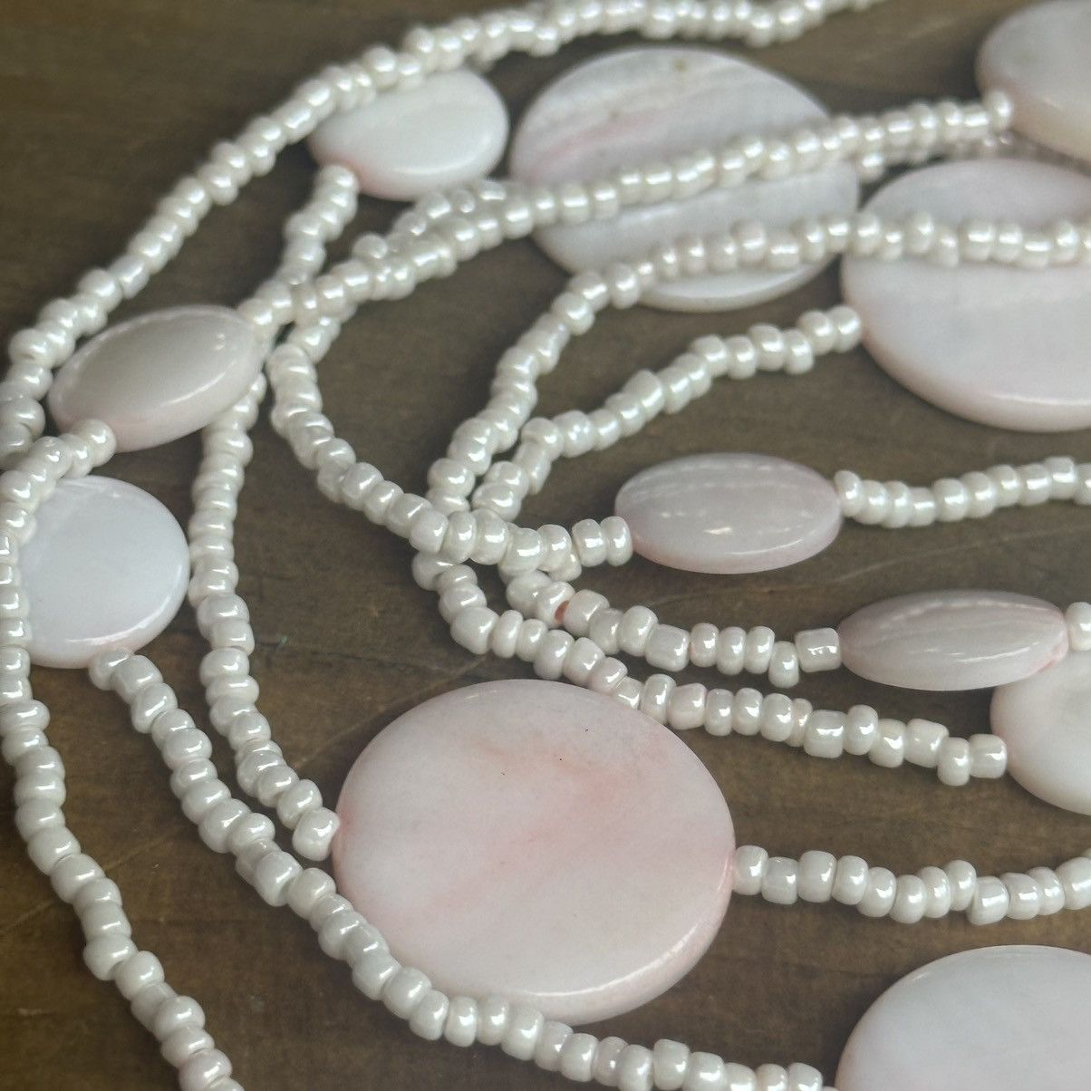 Other Long mother of pearl and seed bead necklace Size ONE SIZE - 4 Thumbnail
