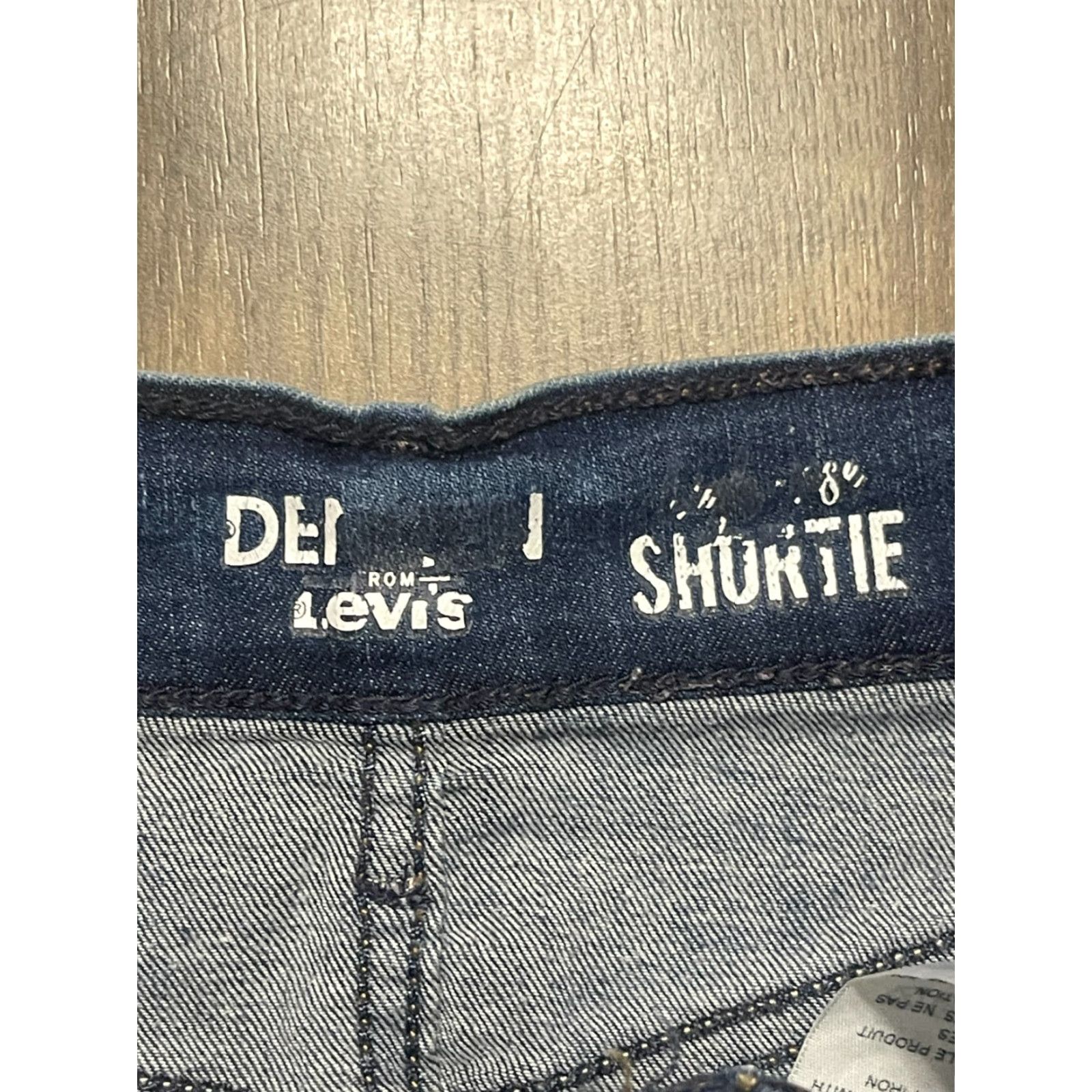 Levi's Levi's Shorts Women's Size W25 Blue Denim Shortie Frayed Hem Size 42" / US 20 - 5 Thumbnail