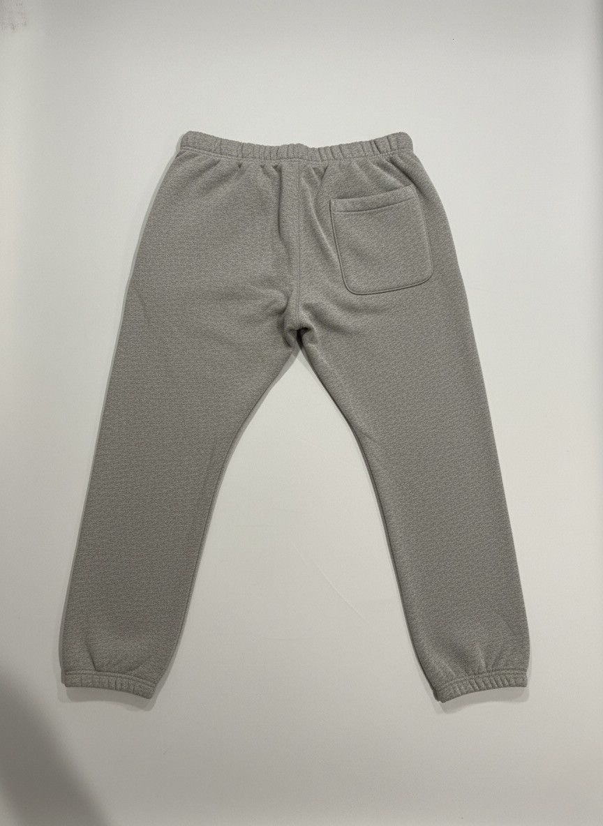 Essentials Fear of God Essentials Sweatpants Gray Size Medium M Size US 30 / EU 46 - 2 Thumbnail