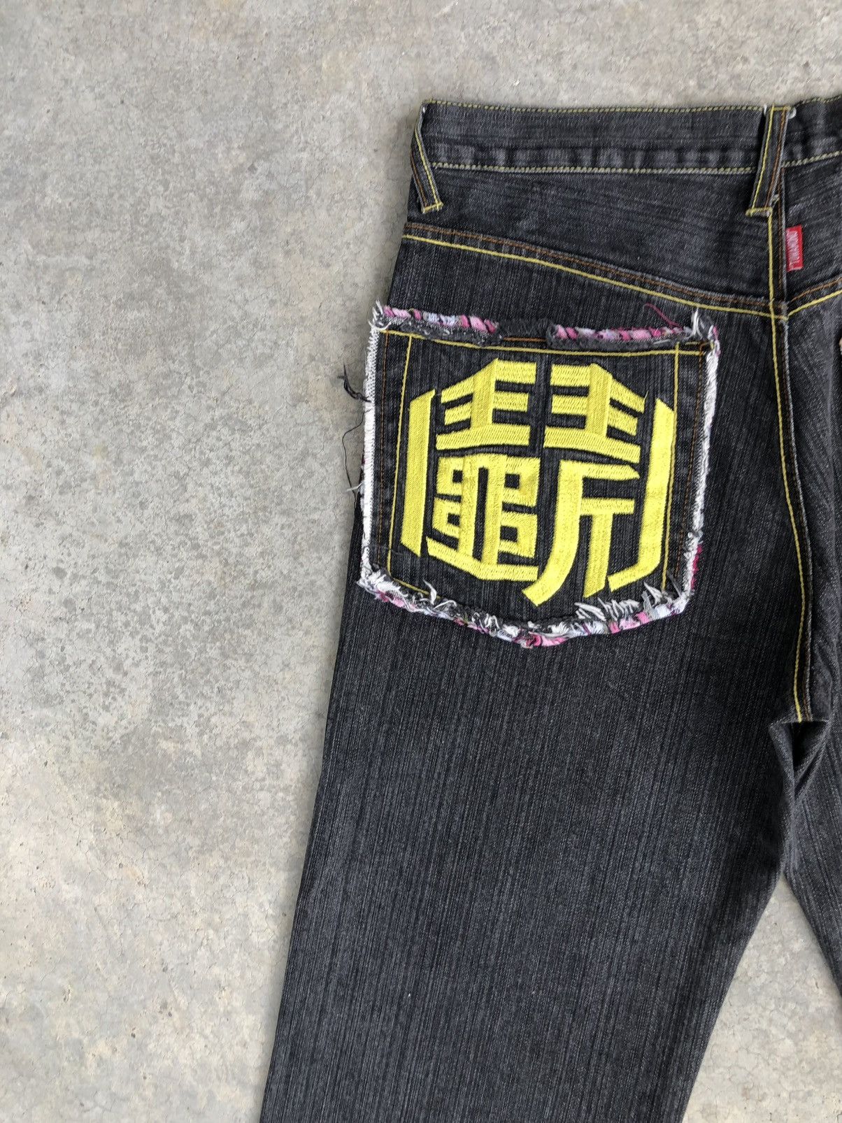 Japanese Brand Japanese Tuwamono Embroidered Jeans Distressed Size US 32 / EU 48 - 9 Thumbnail