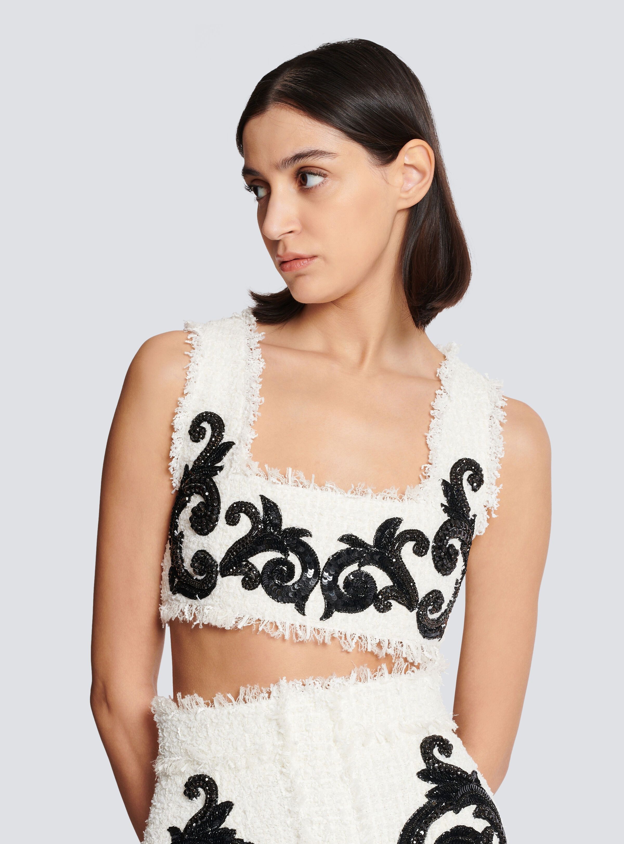 Balmain o1y0625 Crop Top in White/Black Size S / US 4 / IT 40 - 3 Thumbnail
