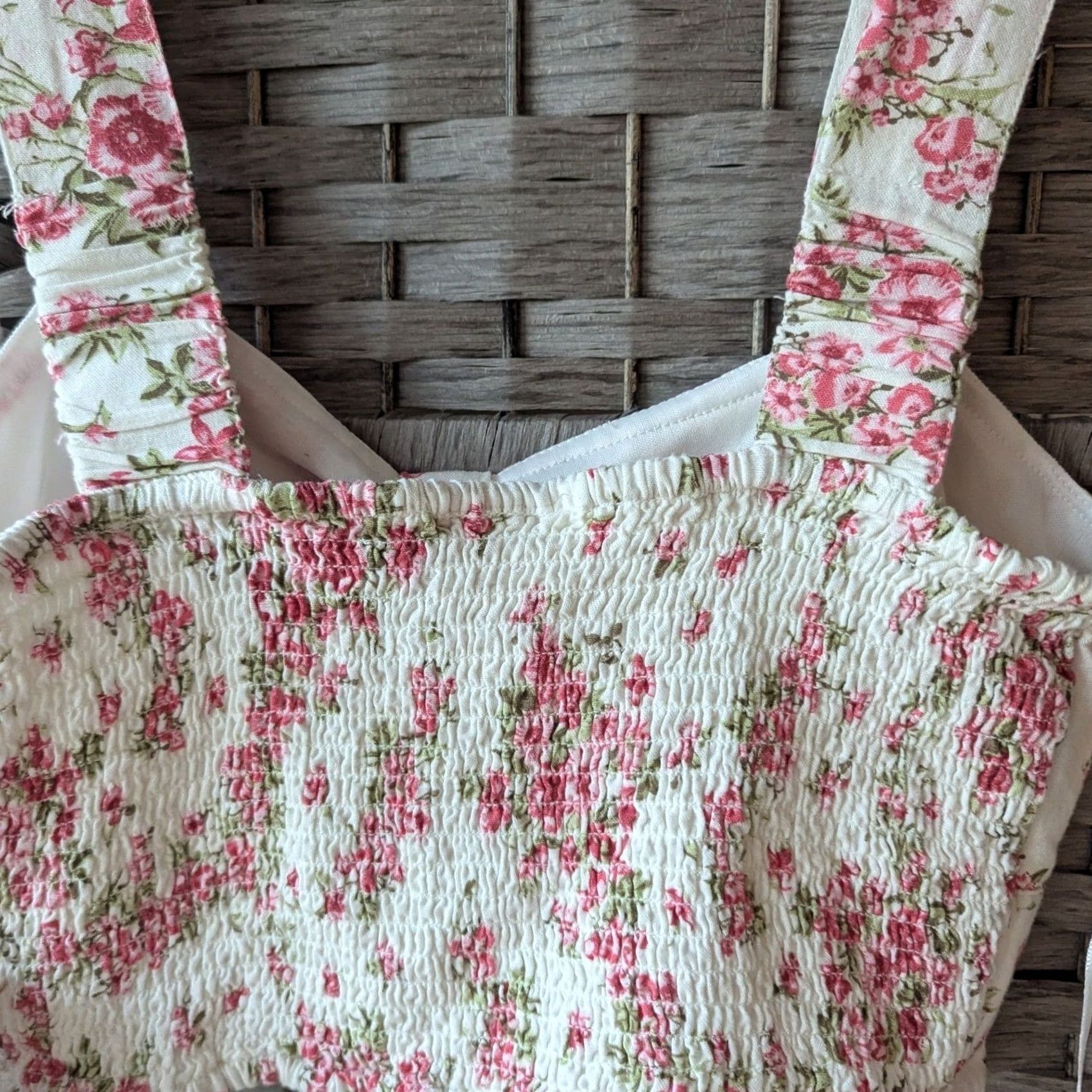 Vintage Midnight Sky Sleeveless Crop Top Womens M White Pink Floral Smocked Linen Blend Tank Cropped Shabby Chic Size M / US 6-8 / IT 42-44 - 2 Thumbnail