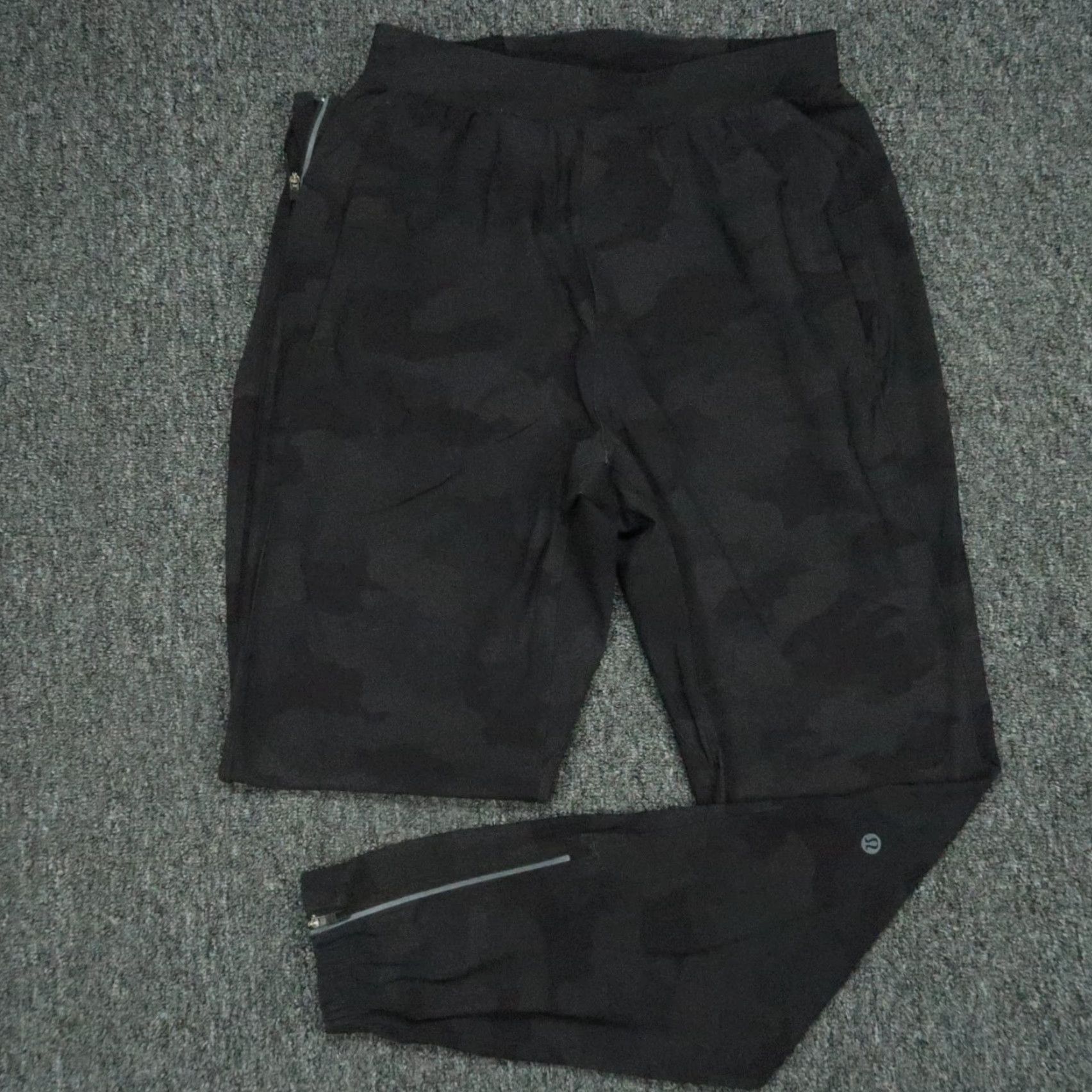 Lululemon Lululemon Pants Men XS Gray Heritage 365 Camo Surge Jogger Ankle Zip Training Shirts? Size US 27 - 2 Thumbnail