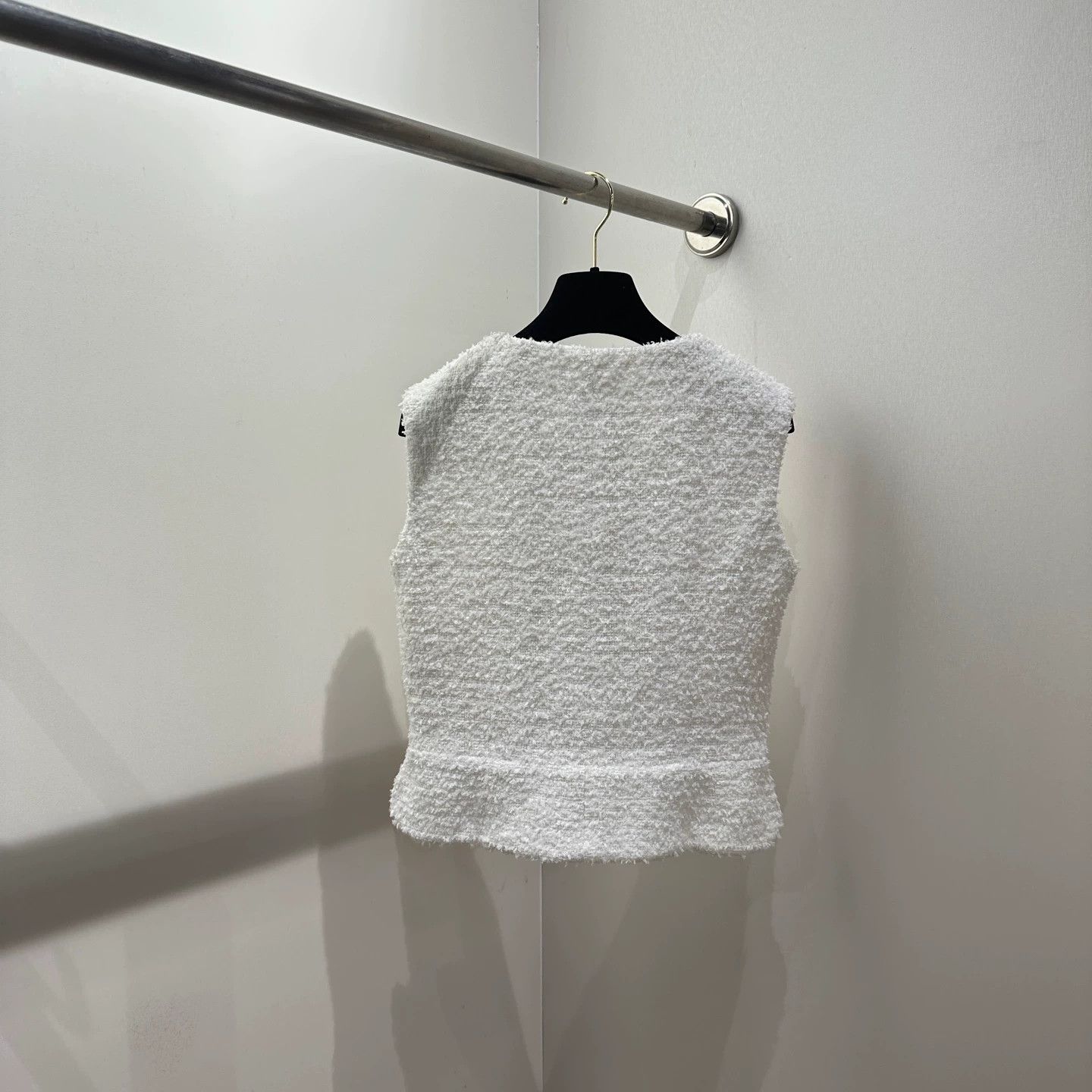 Chanel Chanel apr106 Crystal Logo Button Solid Cotton Vest 36 Size XS / US 0-2 / IT 36-38 - 2 Thumbnail