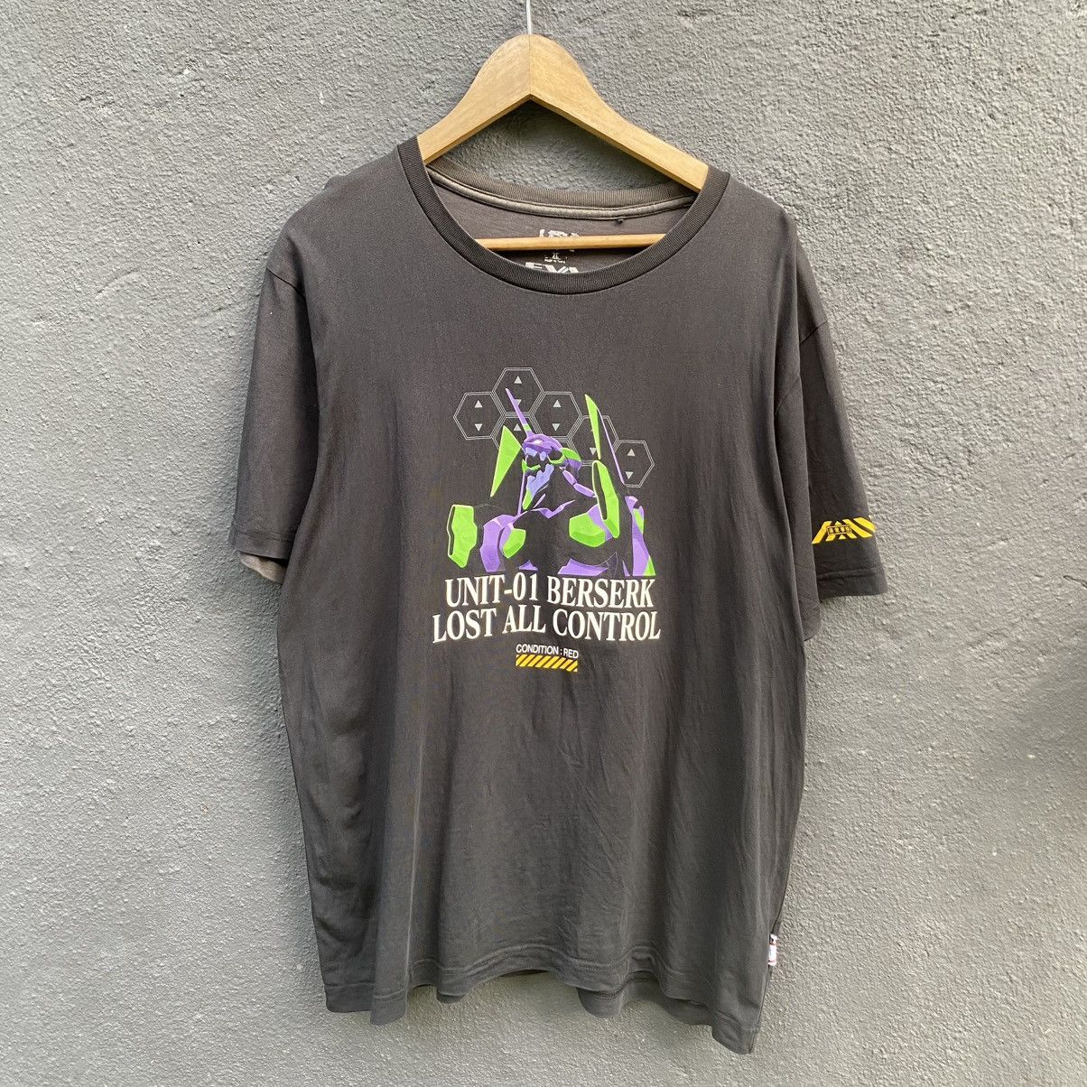 Anime Thrashed Faded Evangelion X Uniqlo Anime Tee Size US XL / EU 56 / 4 - 1 Thumbnail