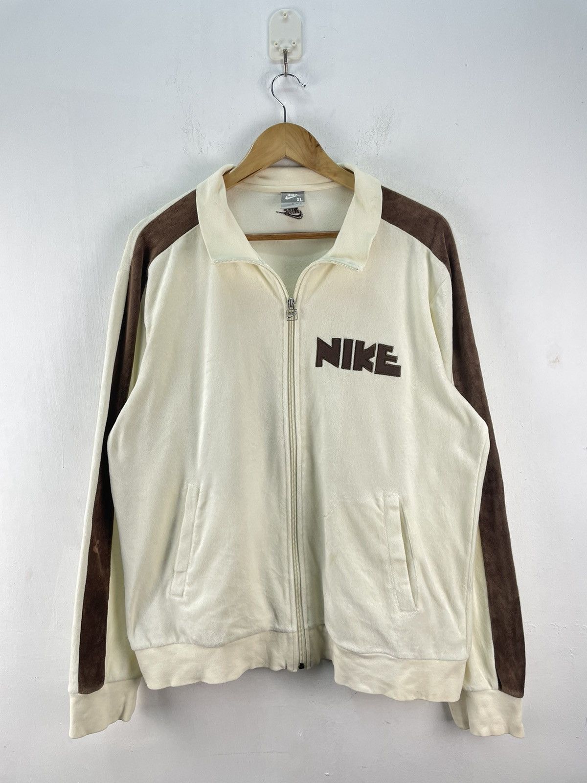 Nike Vintage Nike Velvet Jacket Tracktop Nike Block Y2K Size US XL / EU 56 / 4 - 1 Thumbnail